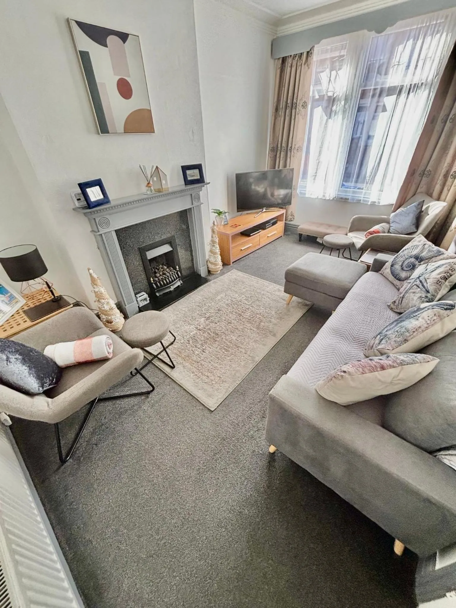Entire holiday home in Blackpool with free parking and a private patio garden