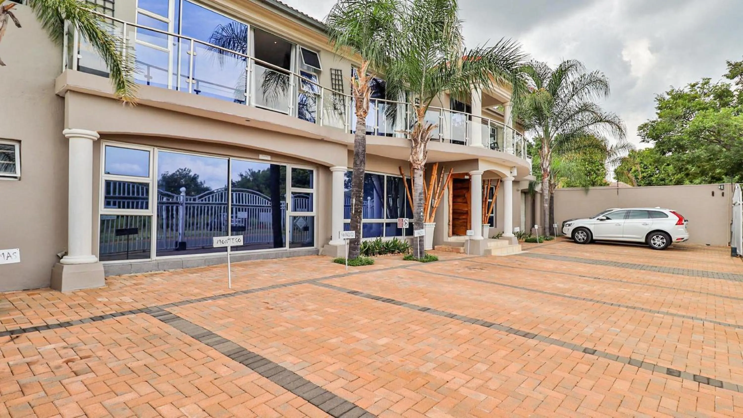 Property building in Club Cocomo