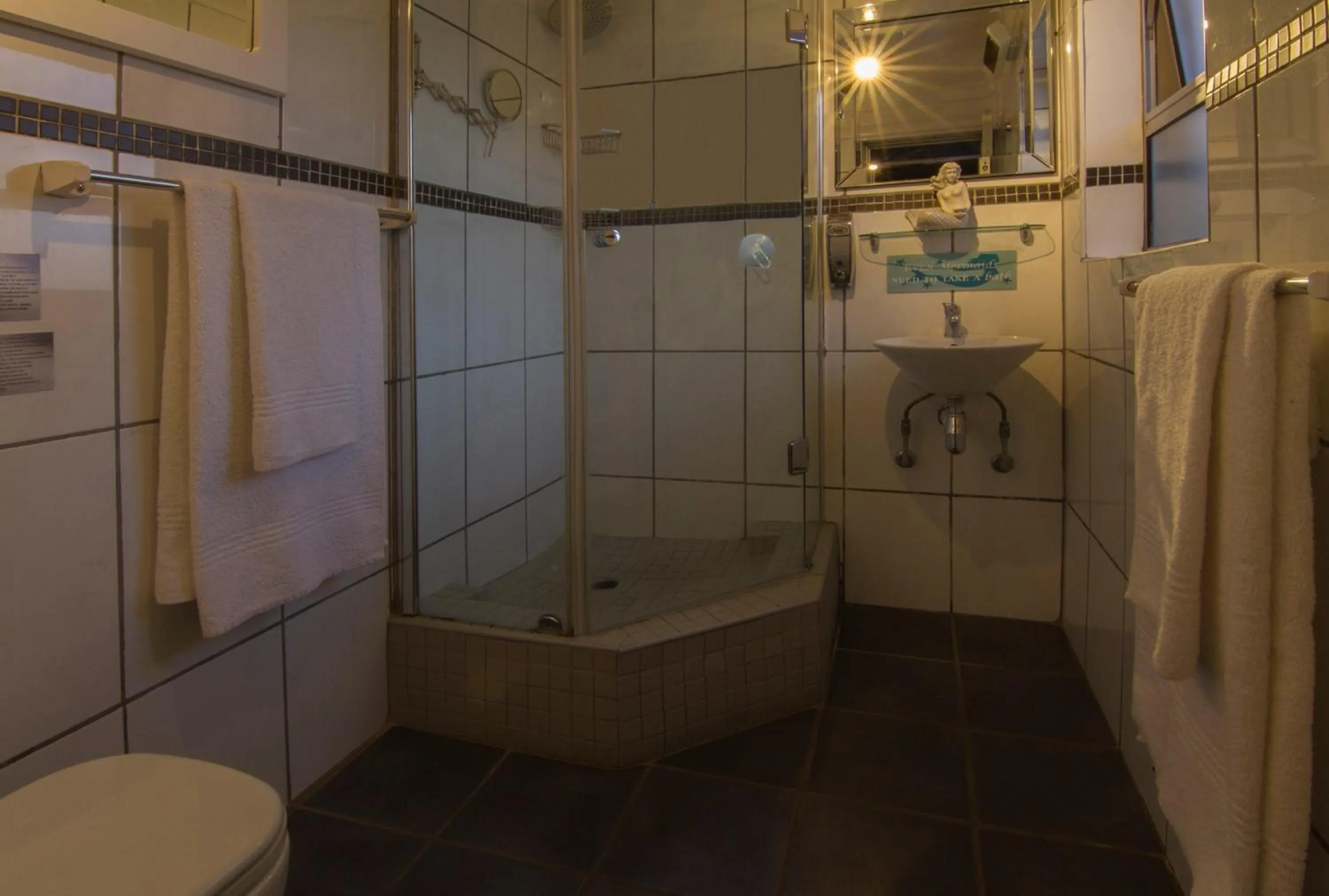 Shower in Club Cocomo