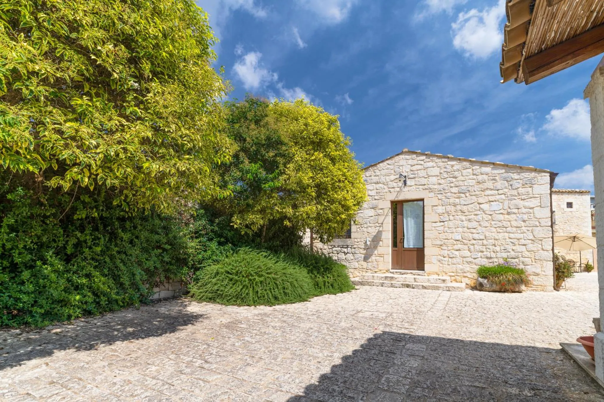 Property building in Borgo Monachella