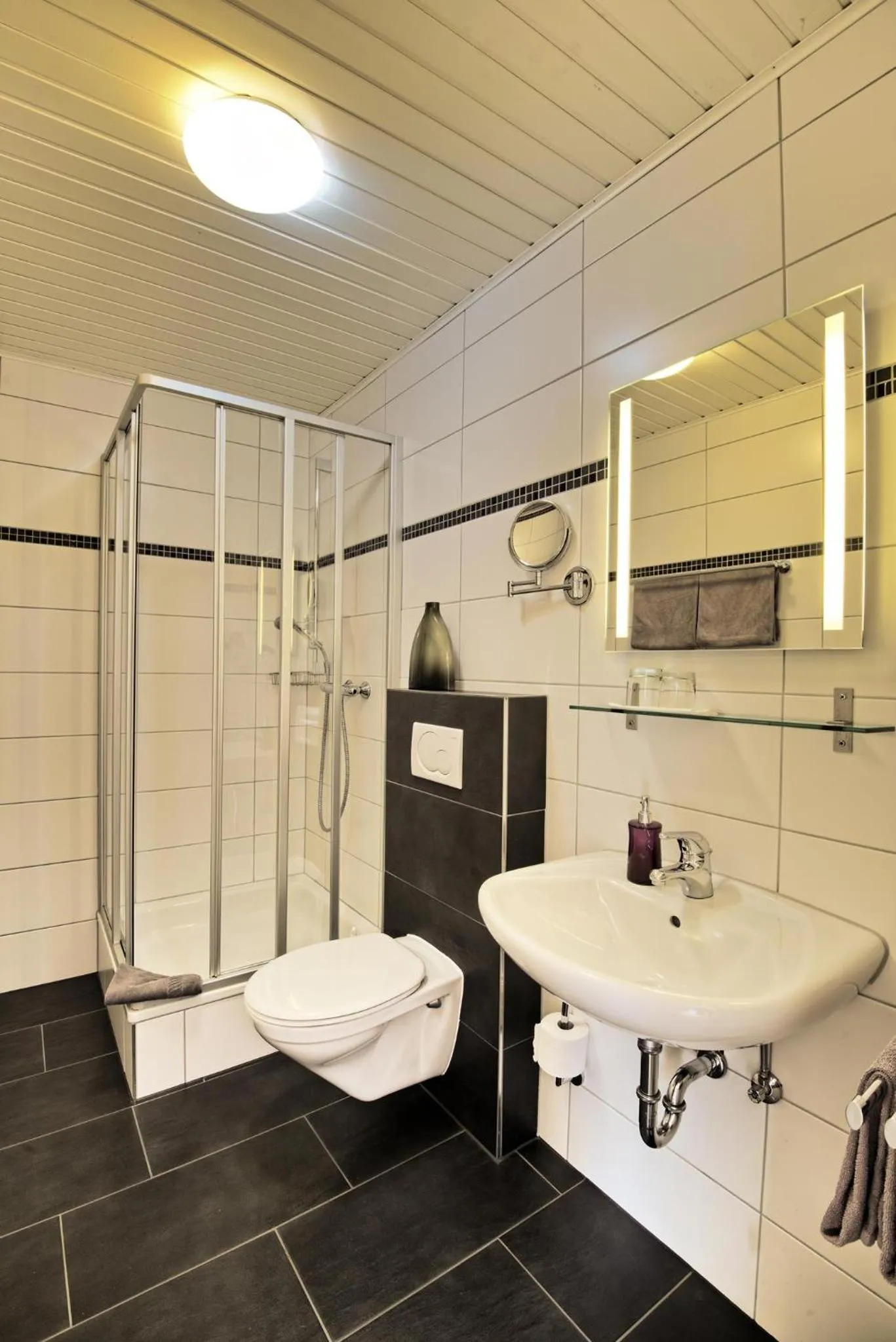 Bathroom in Weingut & Gästehaus Christoph Clüsserath