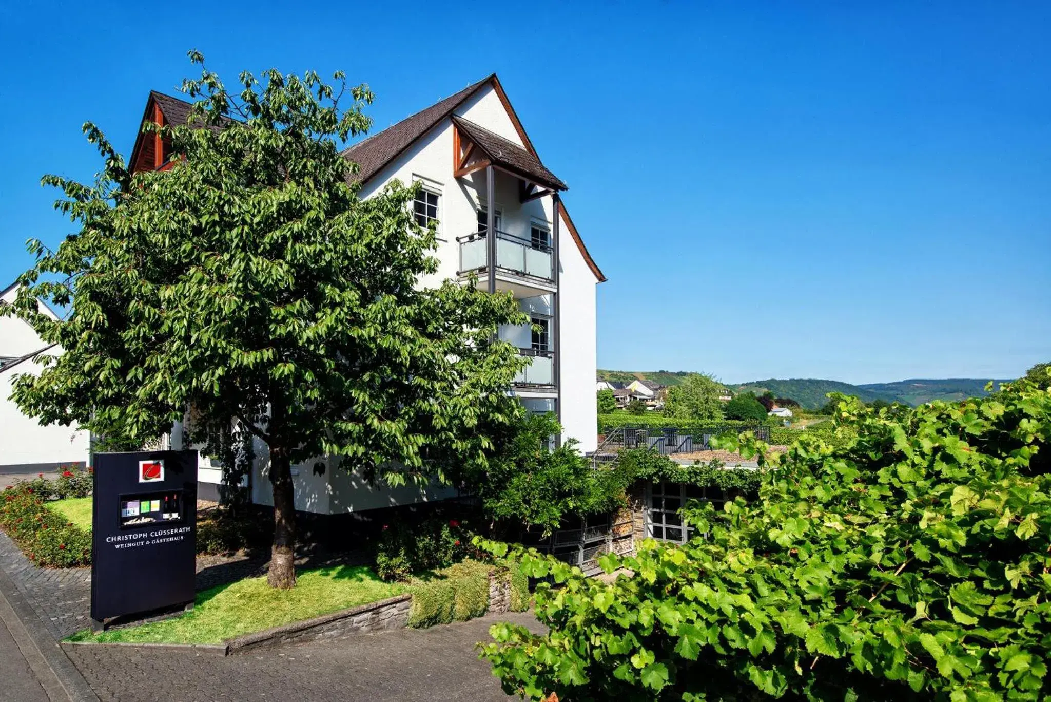 Weingut & Gästehaus Christoph Clüsserath Weingut & Gästehaus Christoph Clüsserath