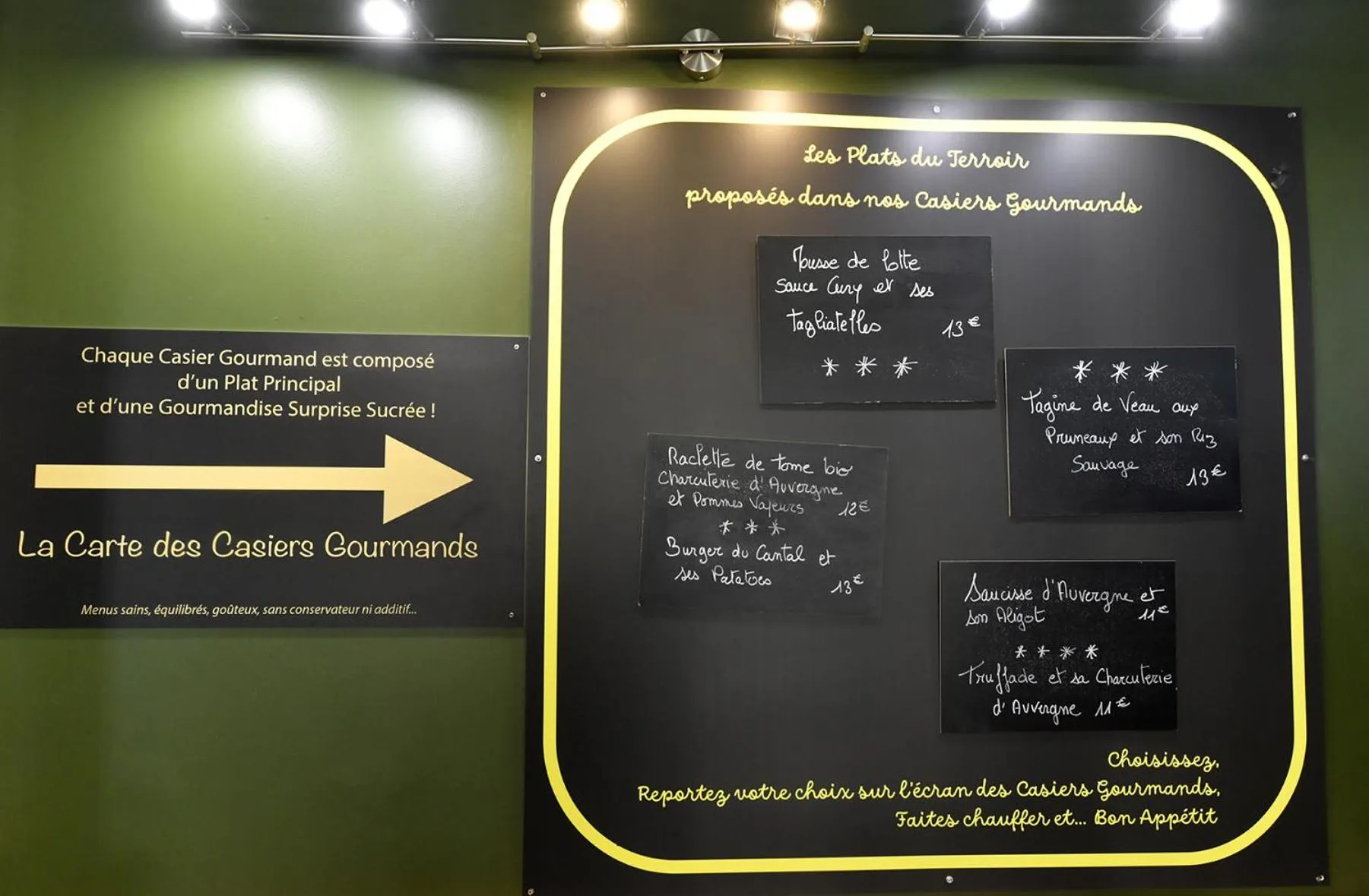 Dining area in Les Portes du Cantal