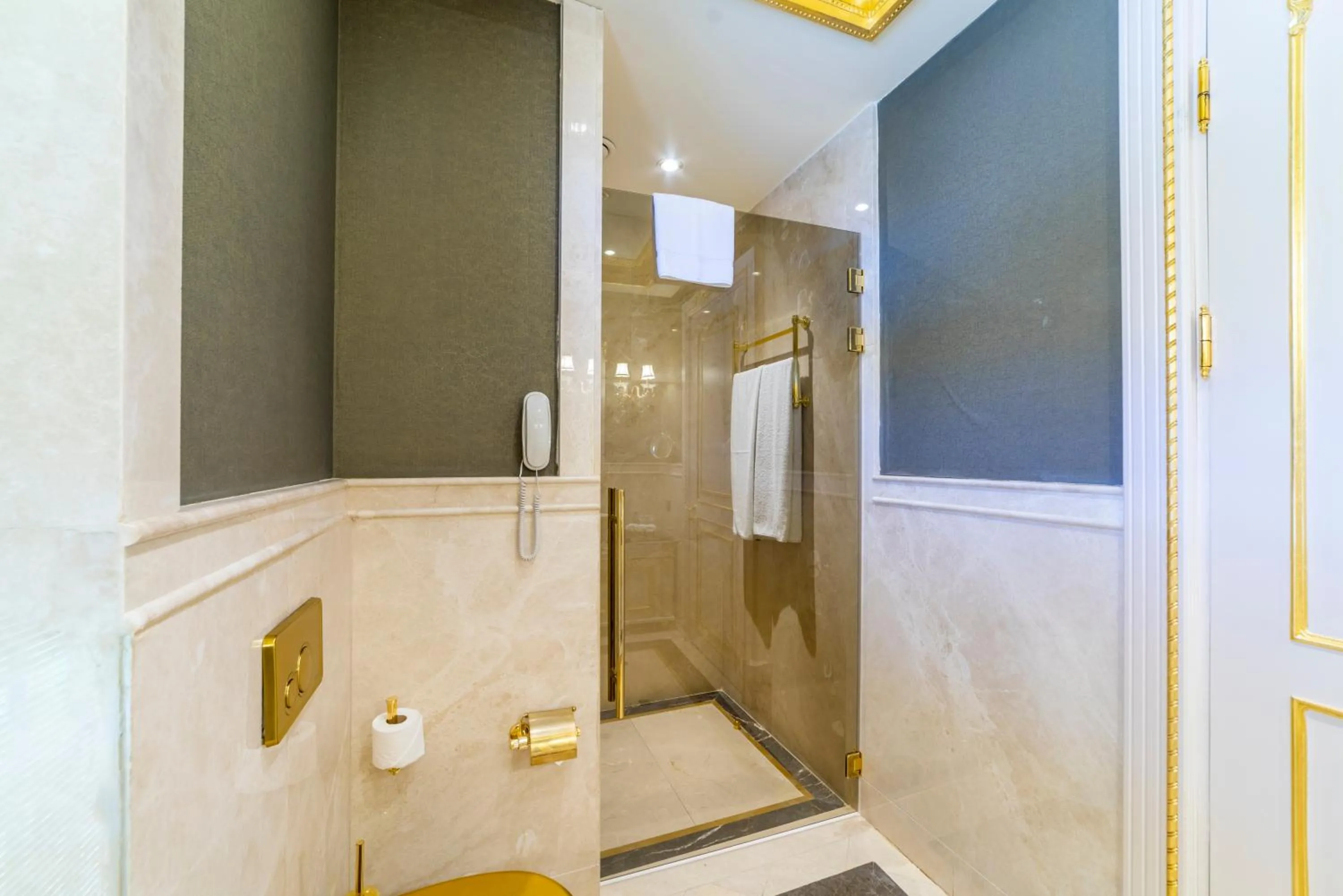 Shower in The Plaza Bodrum