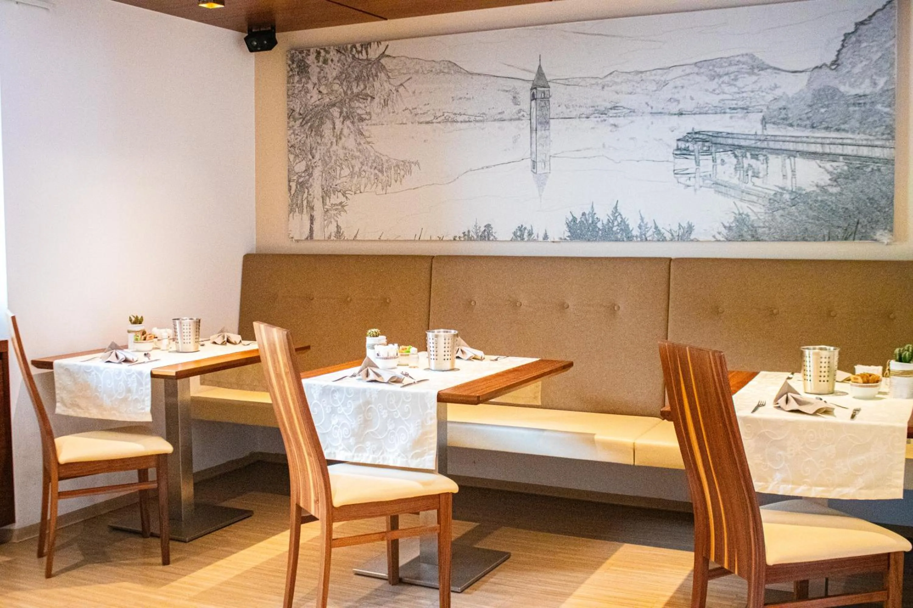 Breakfast in Garni Apparthotel St Valentin