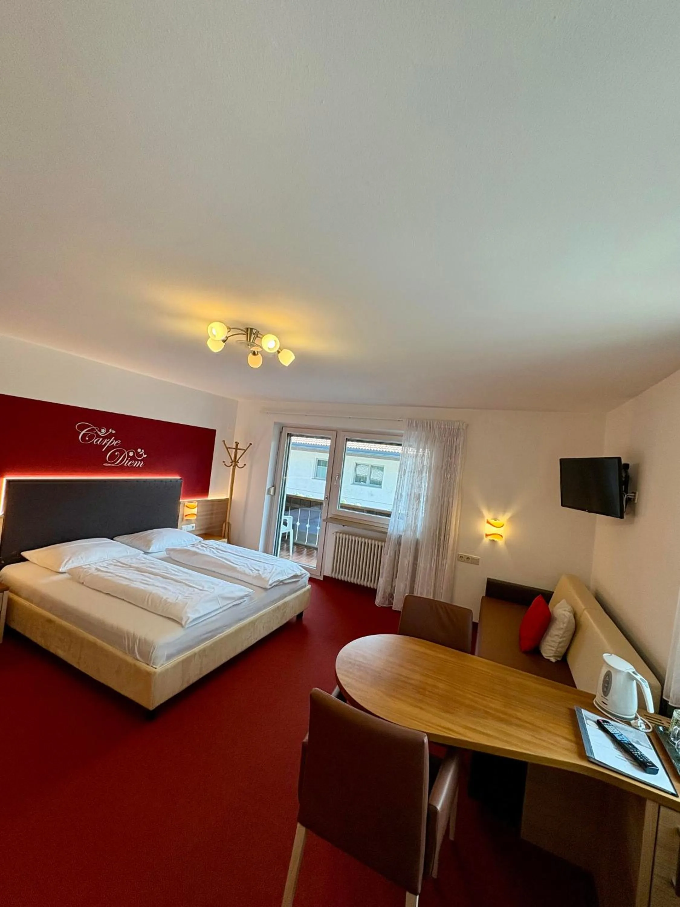 Property building, Bed in Garni Apparthotel St Valentin