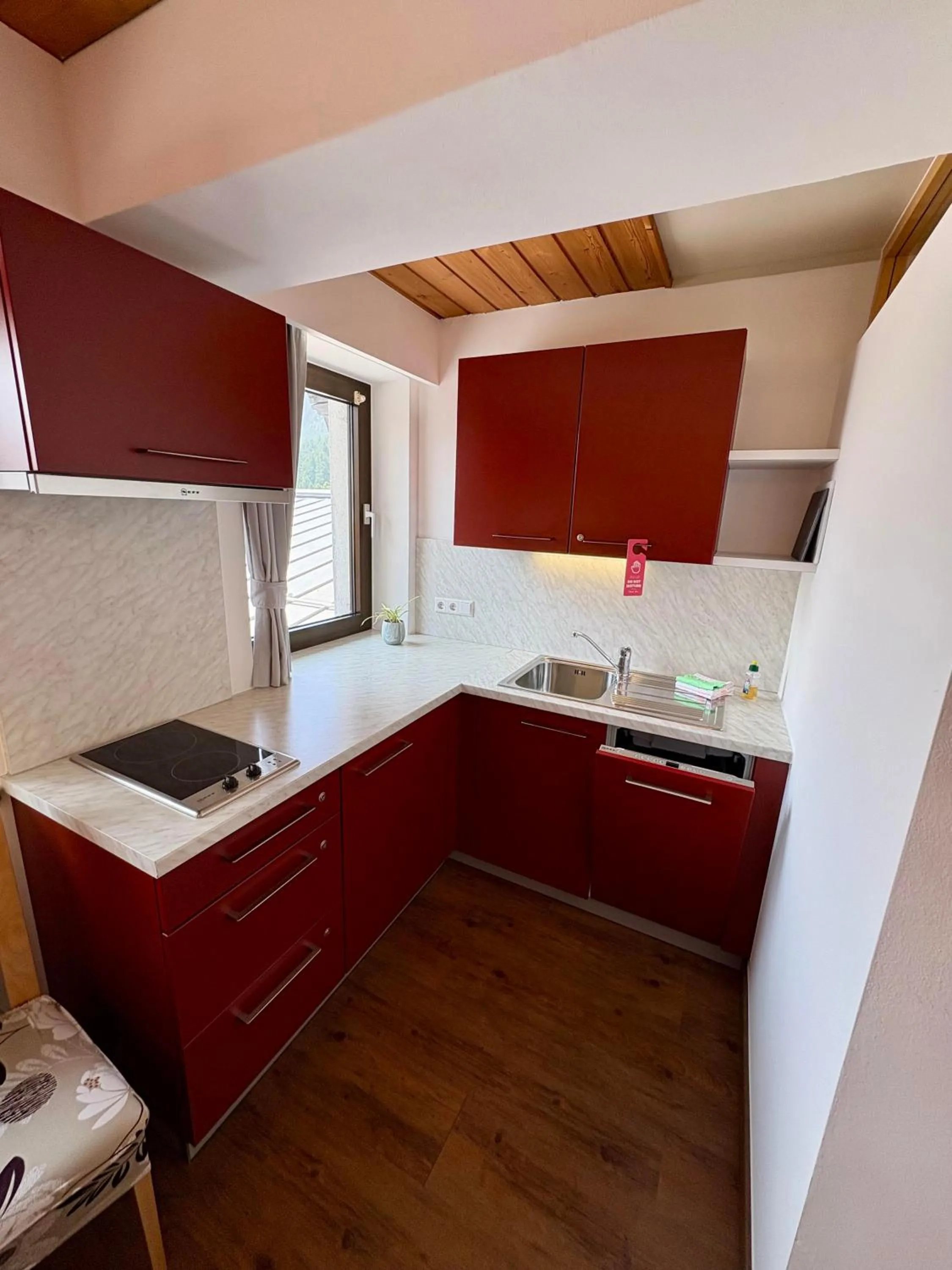 kitchen in Garni Apparthotel St Valentin