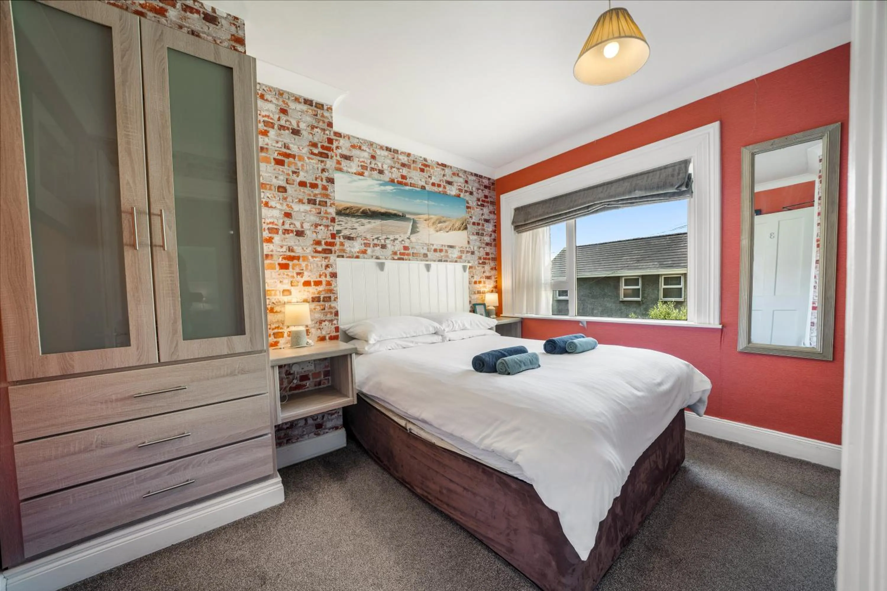 Photo of the whole room, Bed in Anvershiel House