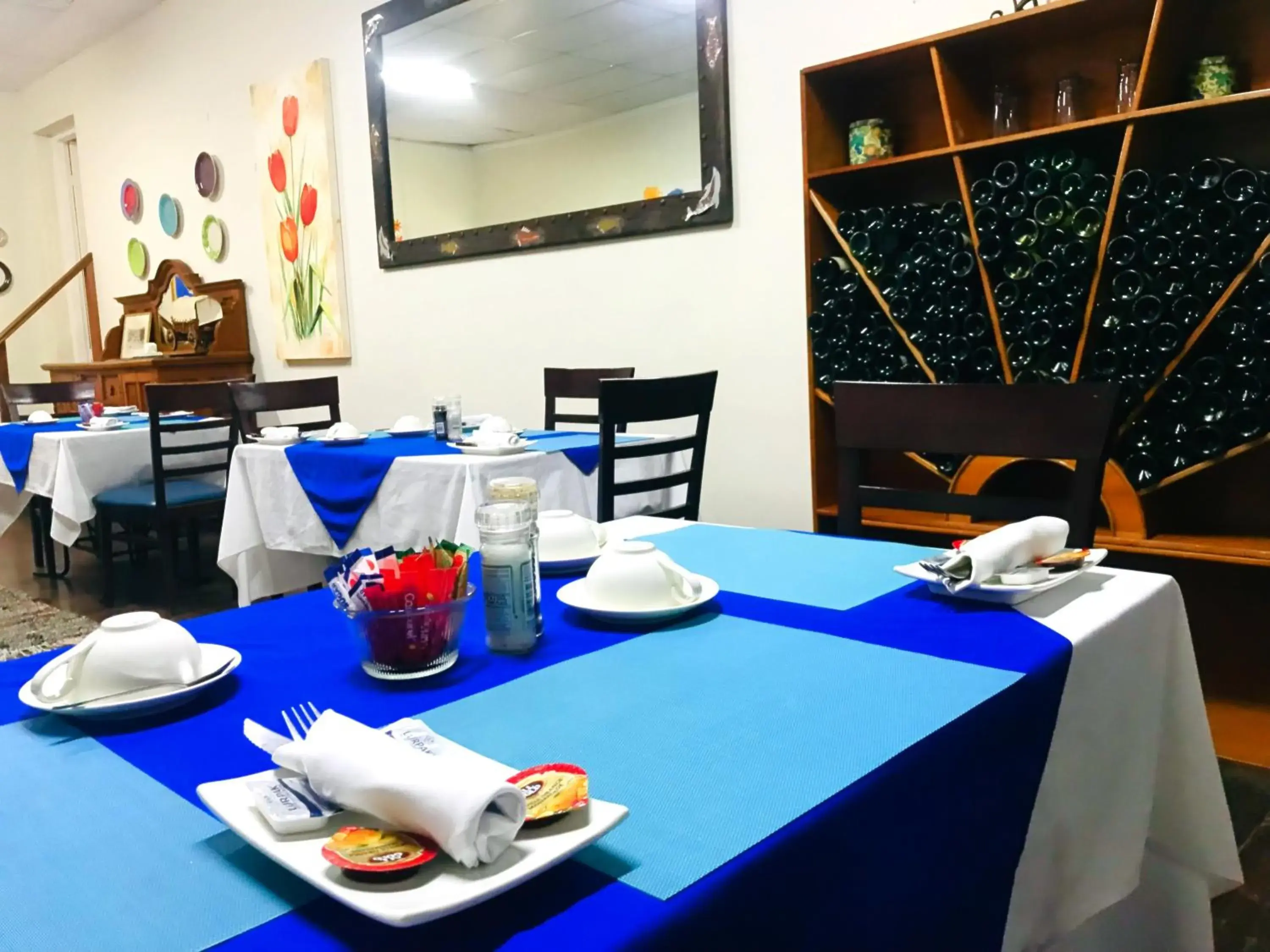 Restaurant/places to eat in Athenian Villa Restaurant/places to eat in Athenian Villa