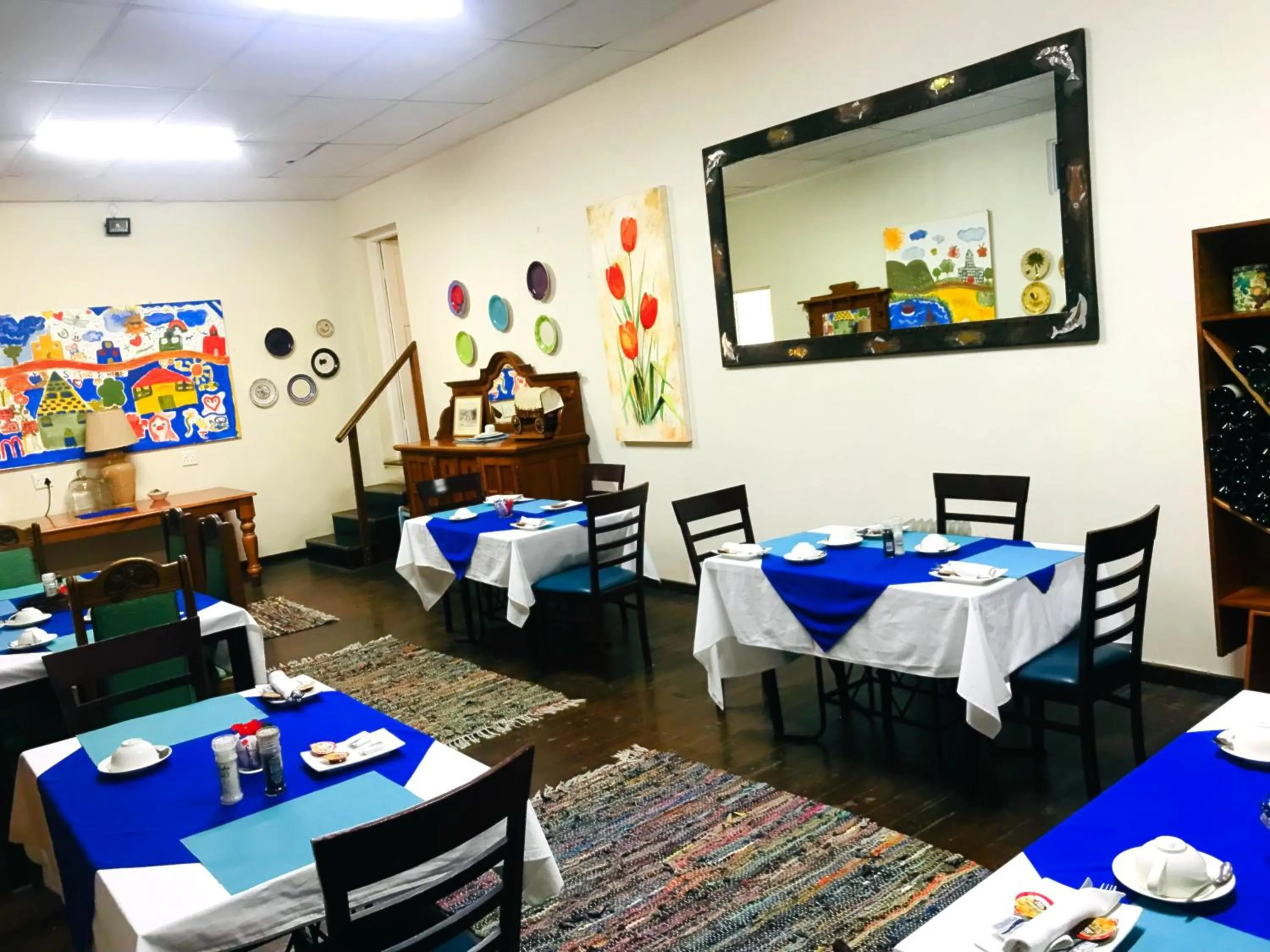 Restaurant/places to eat in Athenian Villa