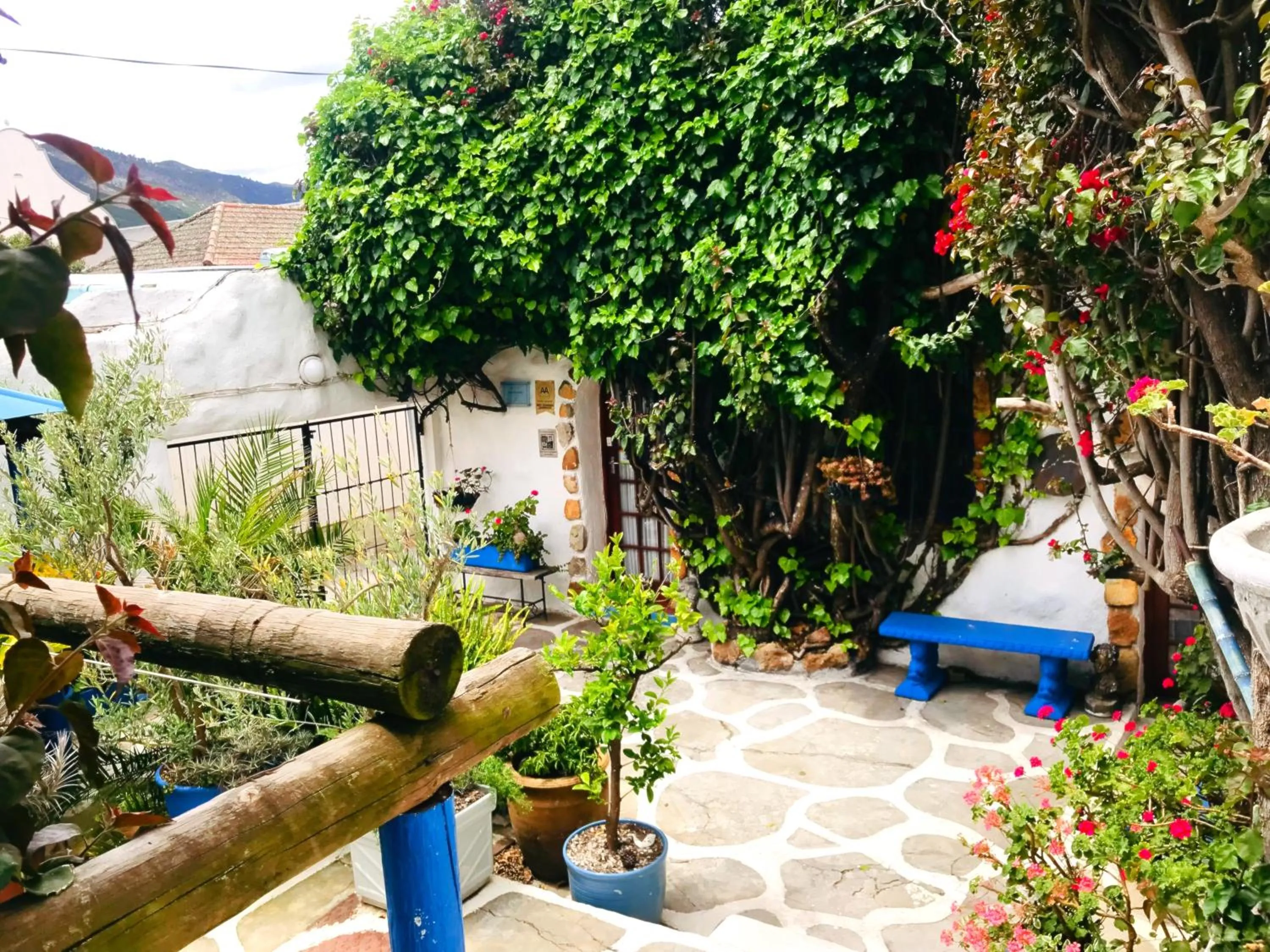 Inner courtyard view in Athenian Villa