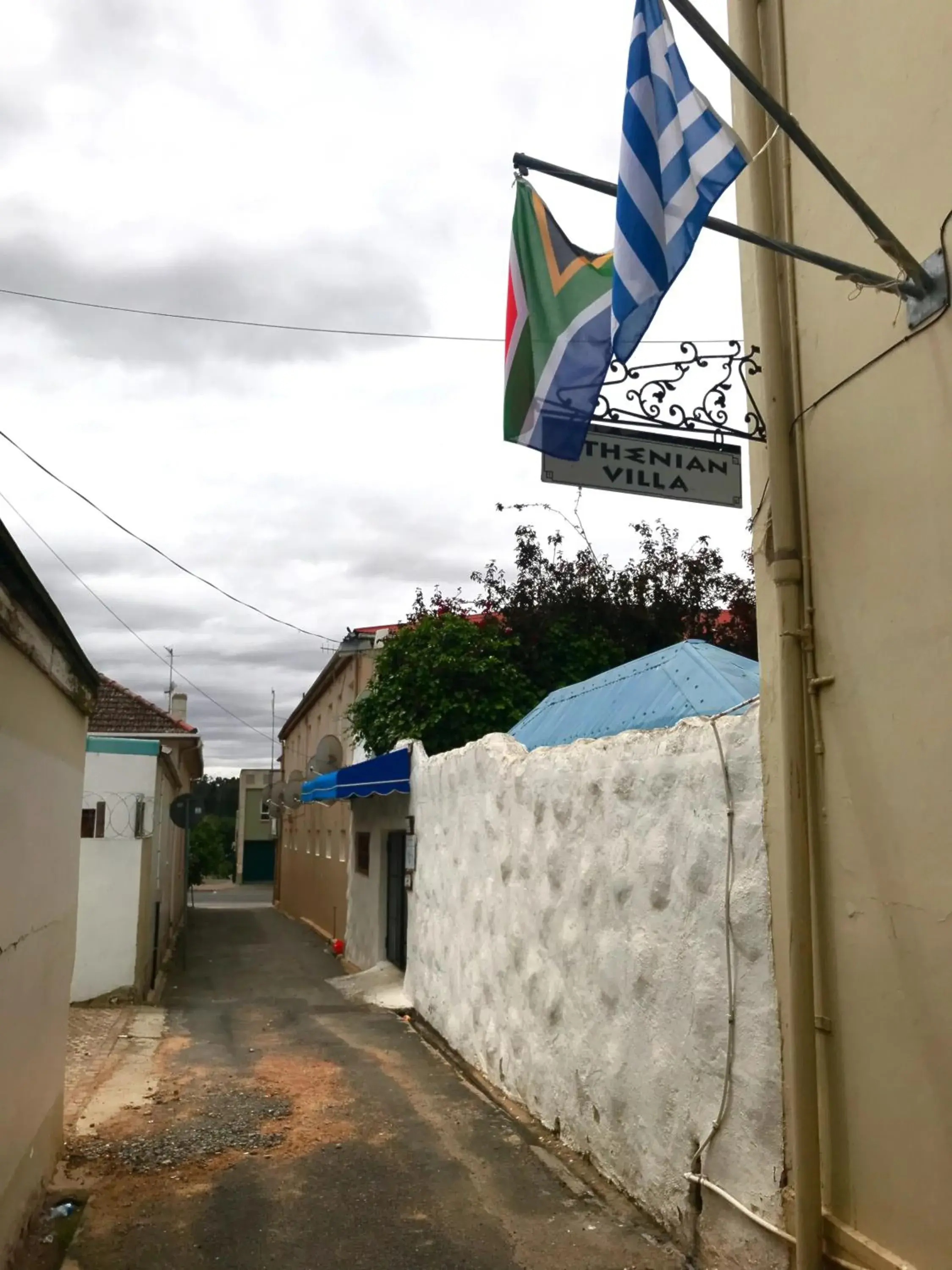 Property building in Athenian Villa Property building in Athenian Villa