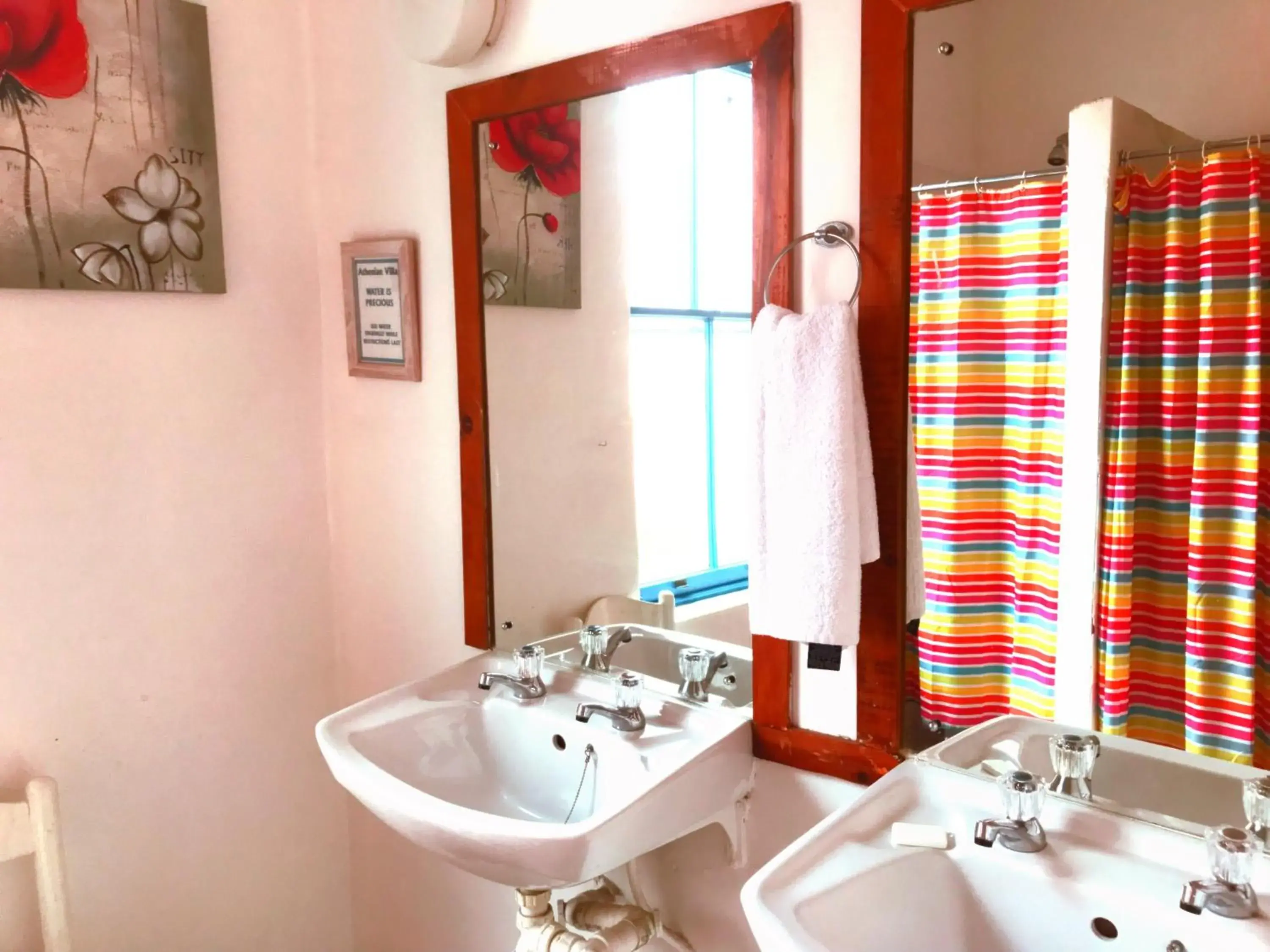 Bathroom in Athenian Villa Bathroom in Athenian Villa