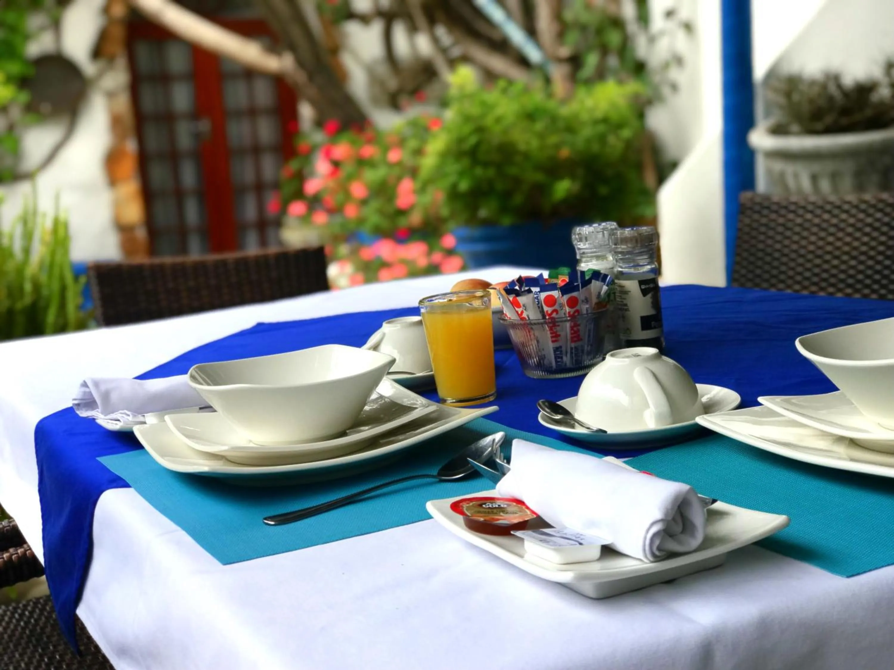 Breakfast in Athenian Villa