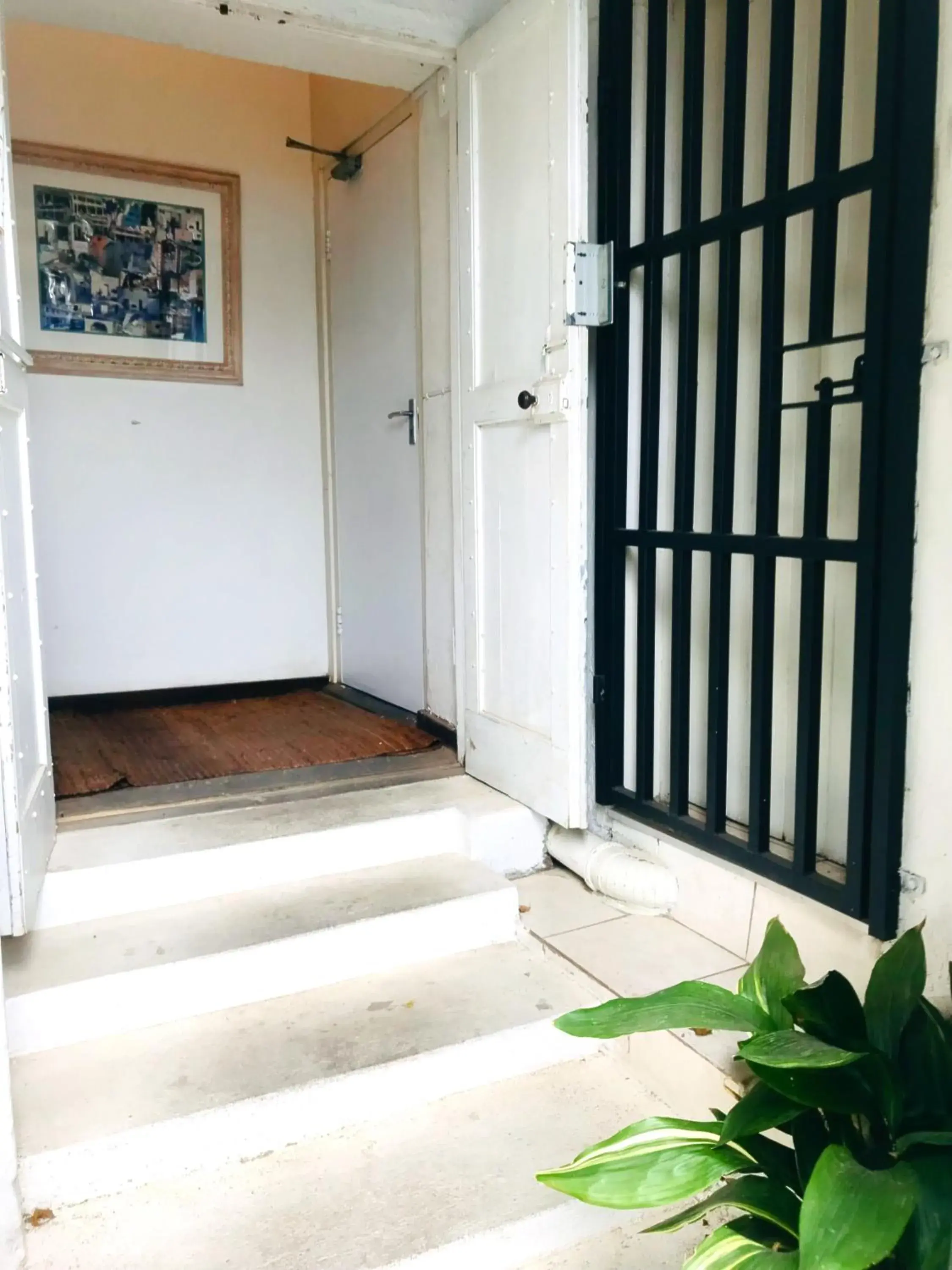 Property building in Athenian Villa Property building in Athenian Villa