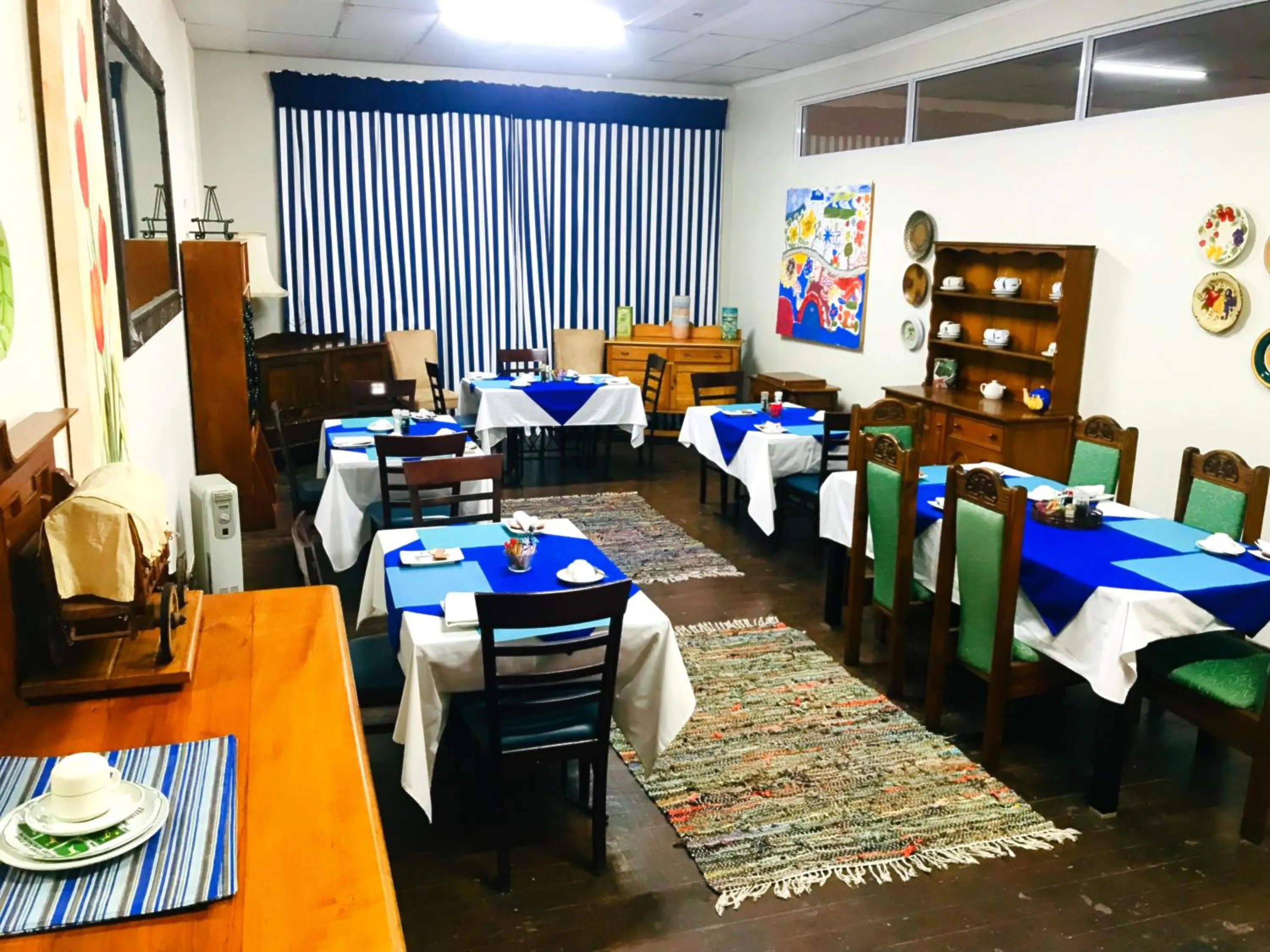 Restaurant/places to eat in Athenian Villa