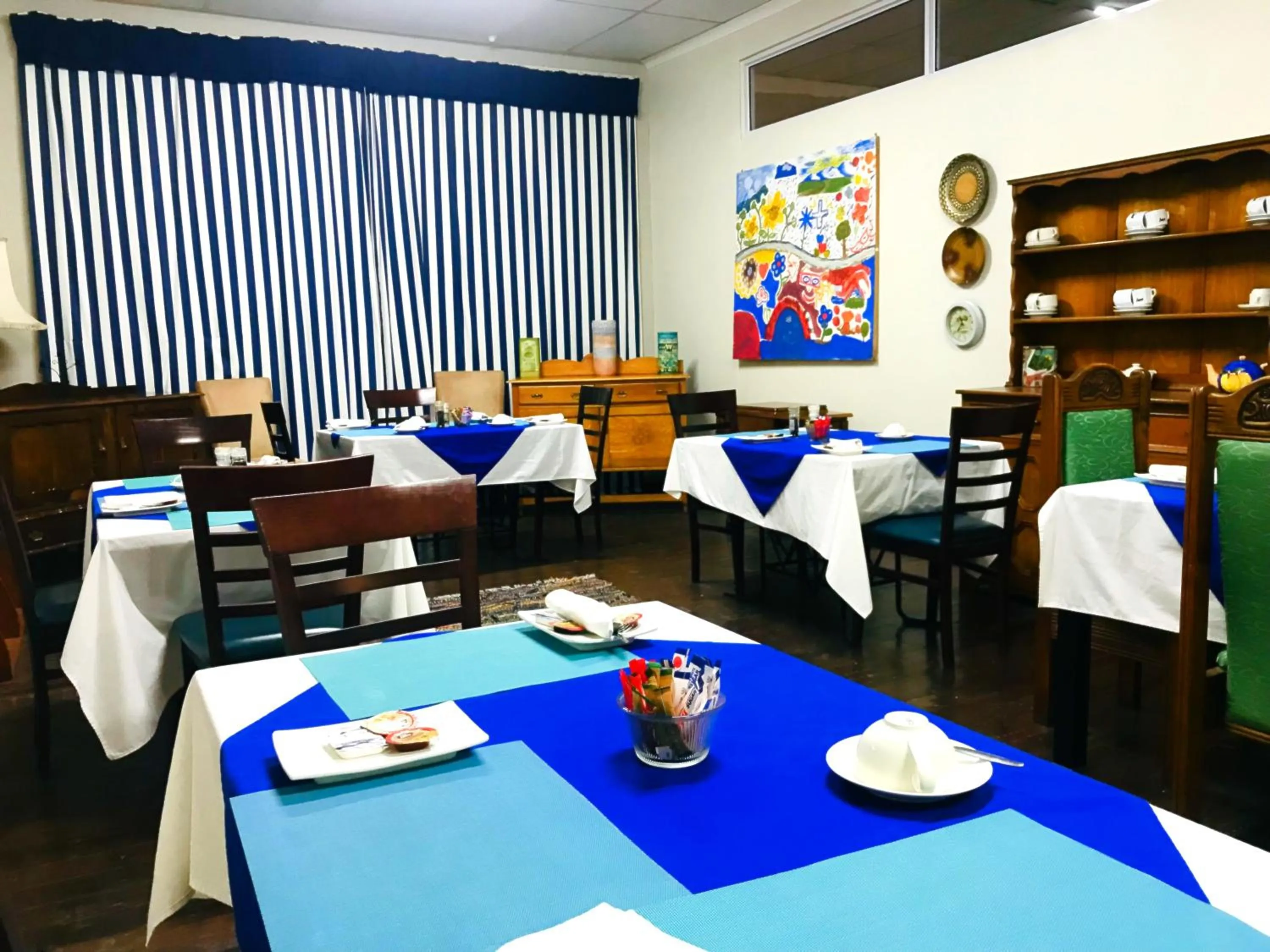 Restaurant/places to eat in Athenian Villa