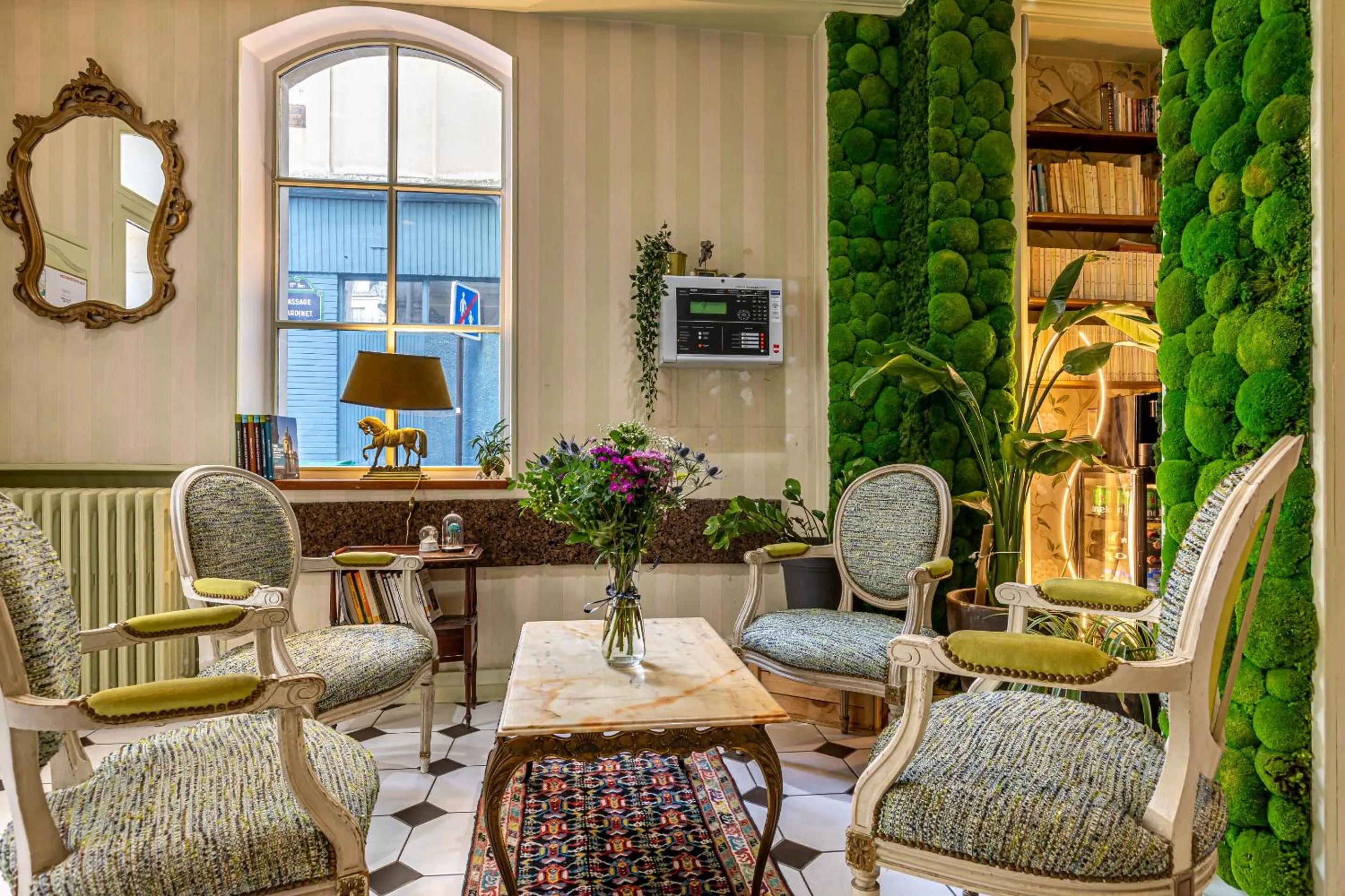 Lobby or reception in Hotel Romance Malesherbes by Patrick Hayat