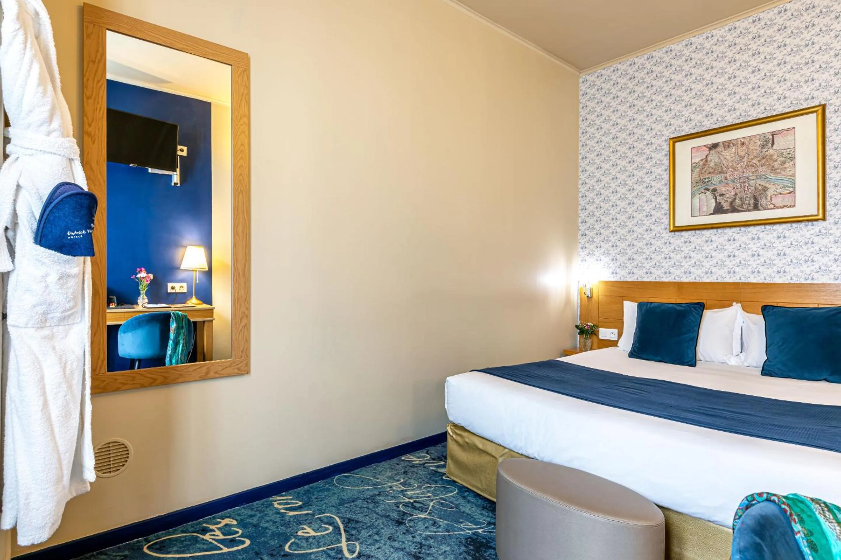 Bed in Hotel Romance Malesherbes by Patrick Hayat