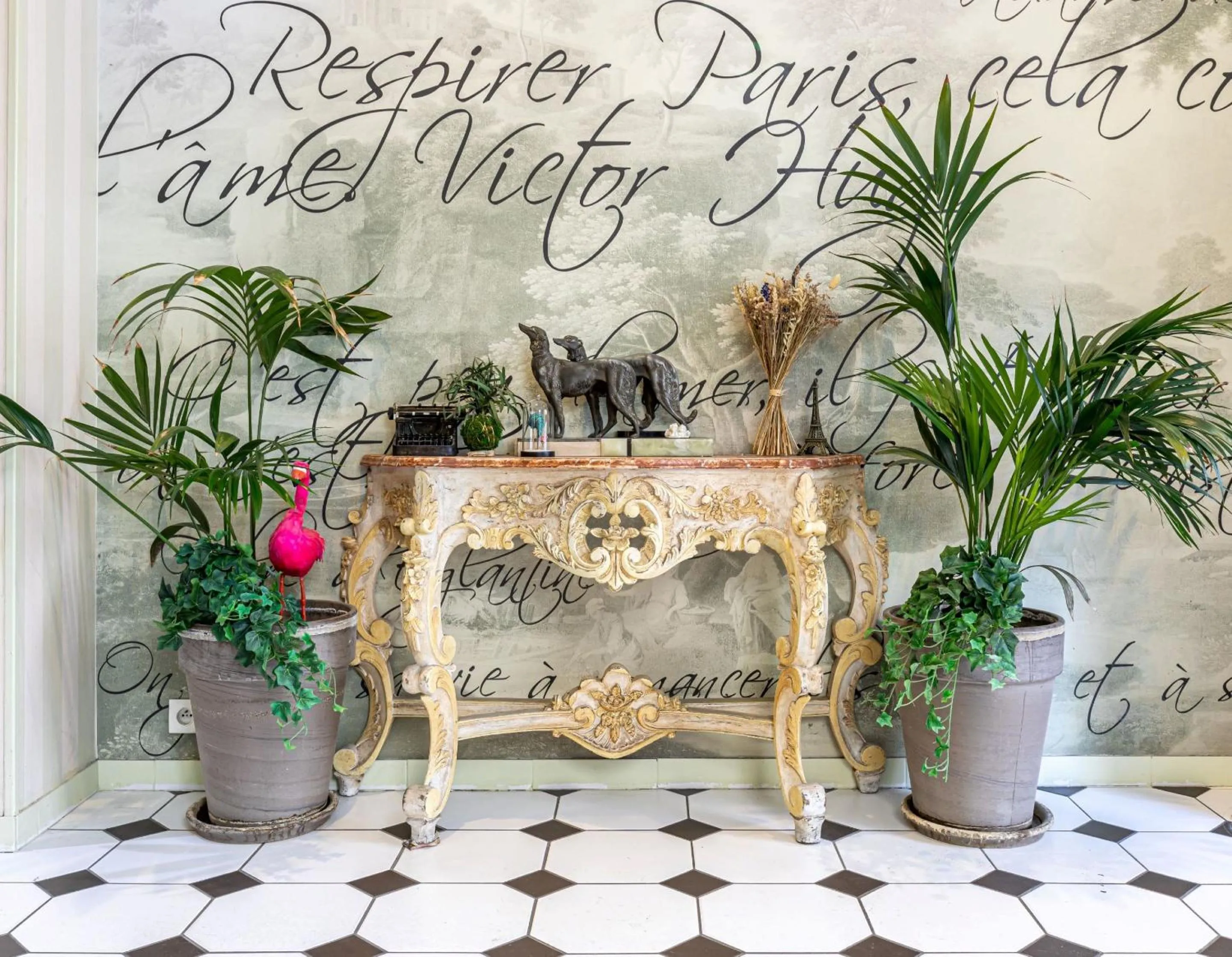 Lobby or reception in Hotel Romance Malesherbes by Patrick Hayat