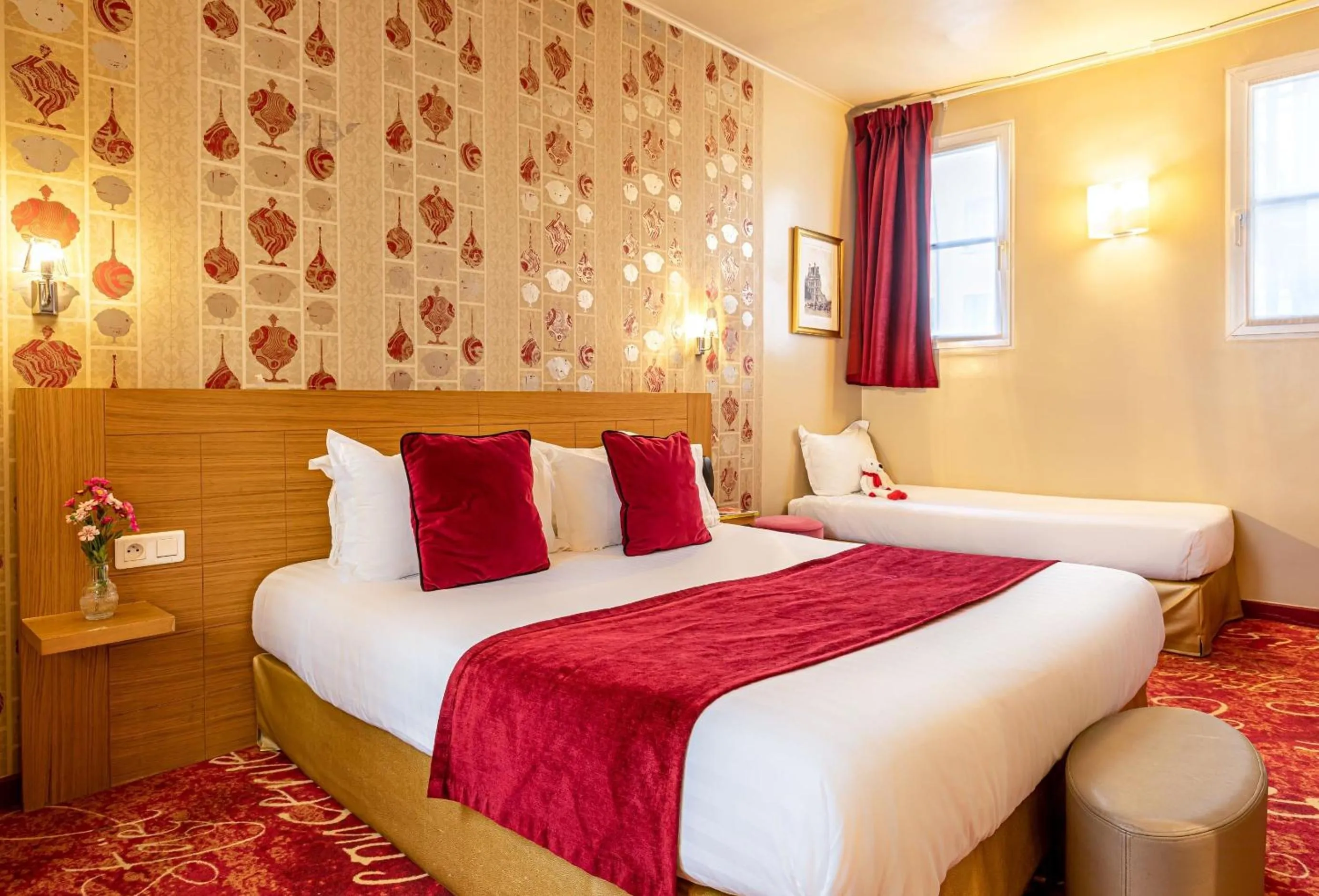 Bed in Hotel Romance Malesherbes by Patrick Hayat