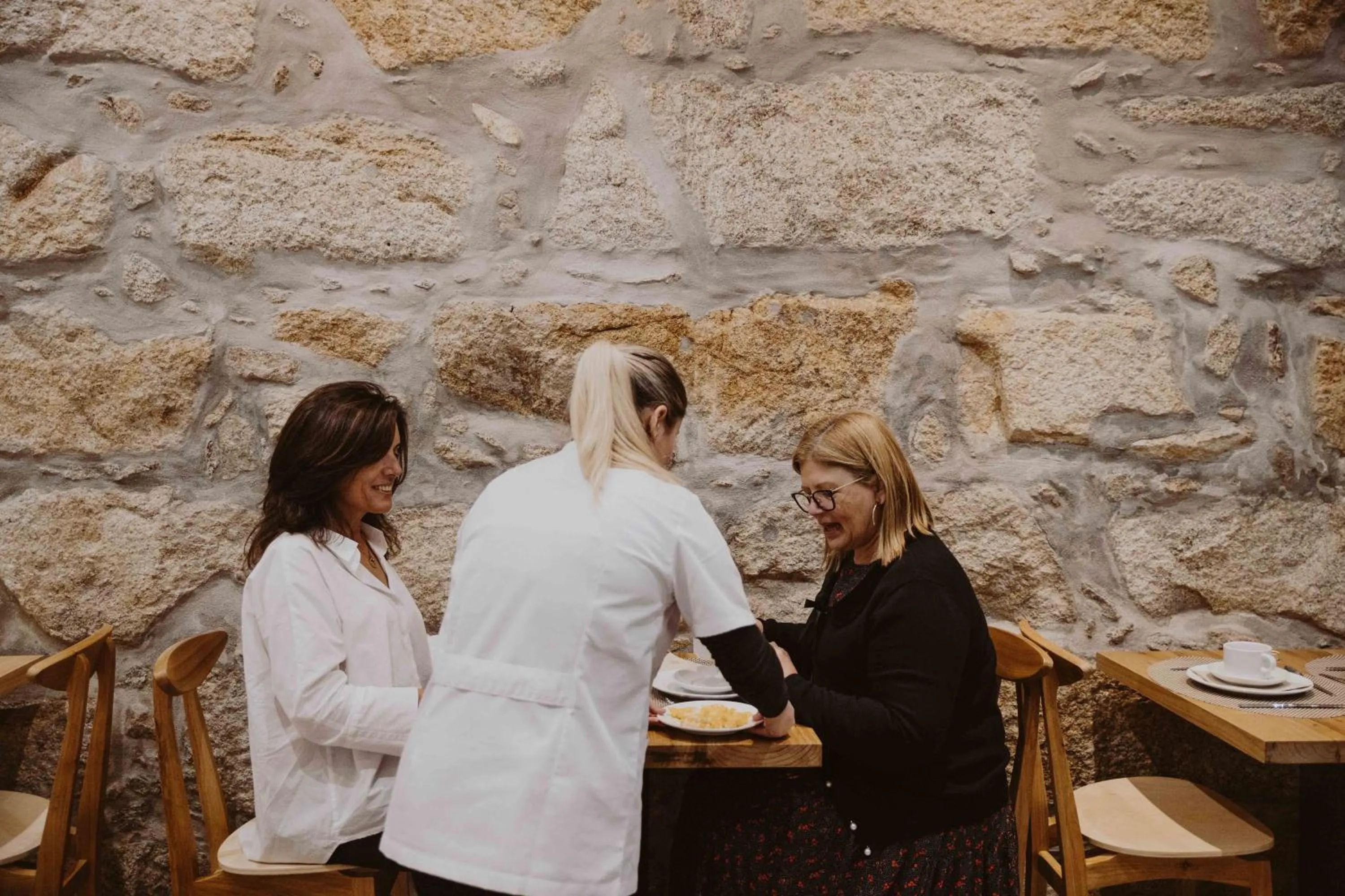 Breakfast in aDuquesa - GuestHouse