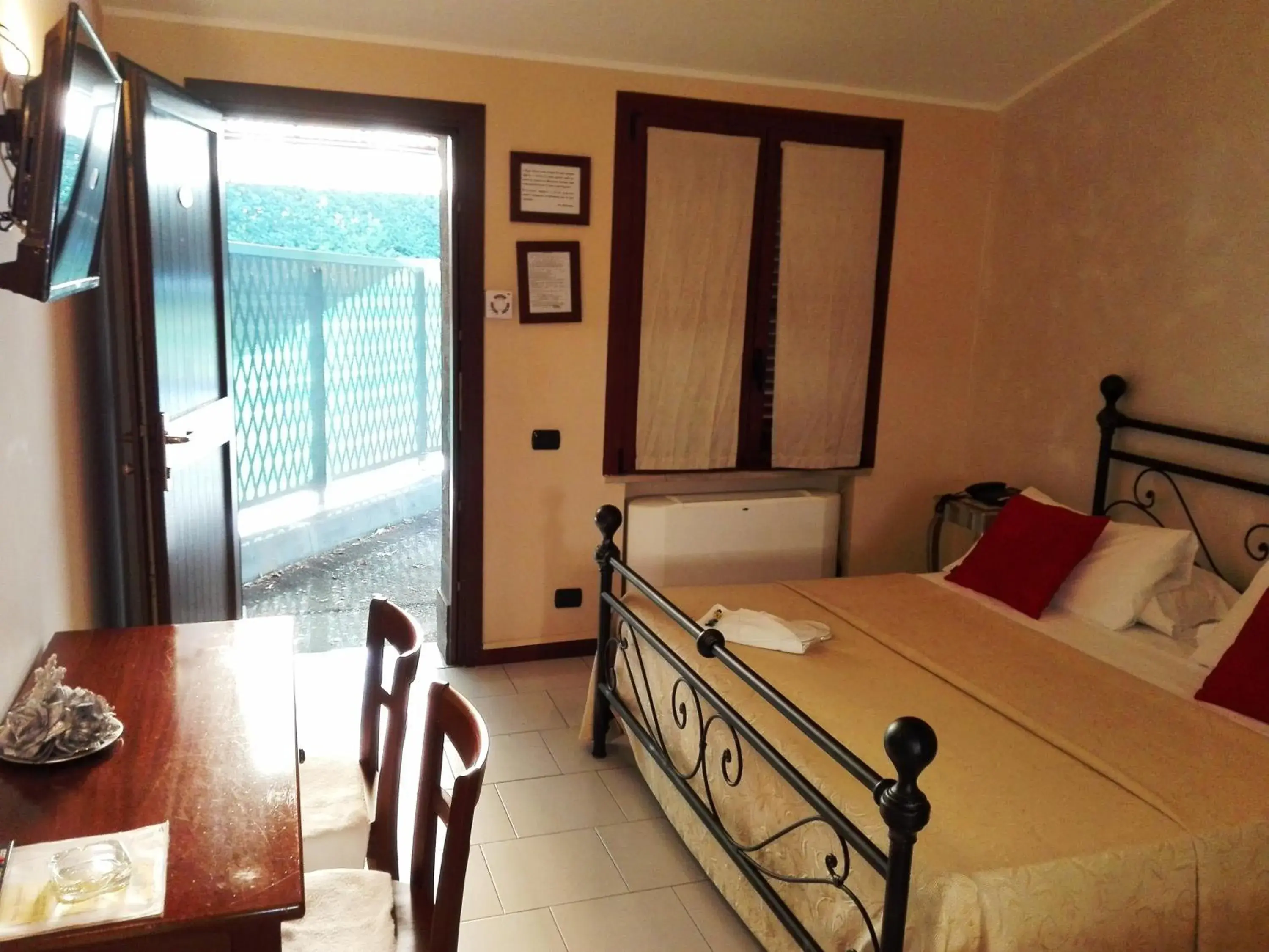 Double Room Single Use in Hotel Motel Est Double Room Single Use in Hotel Motel Est