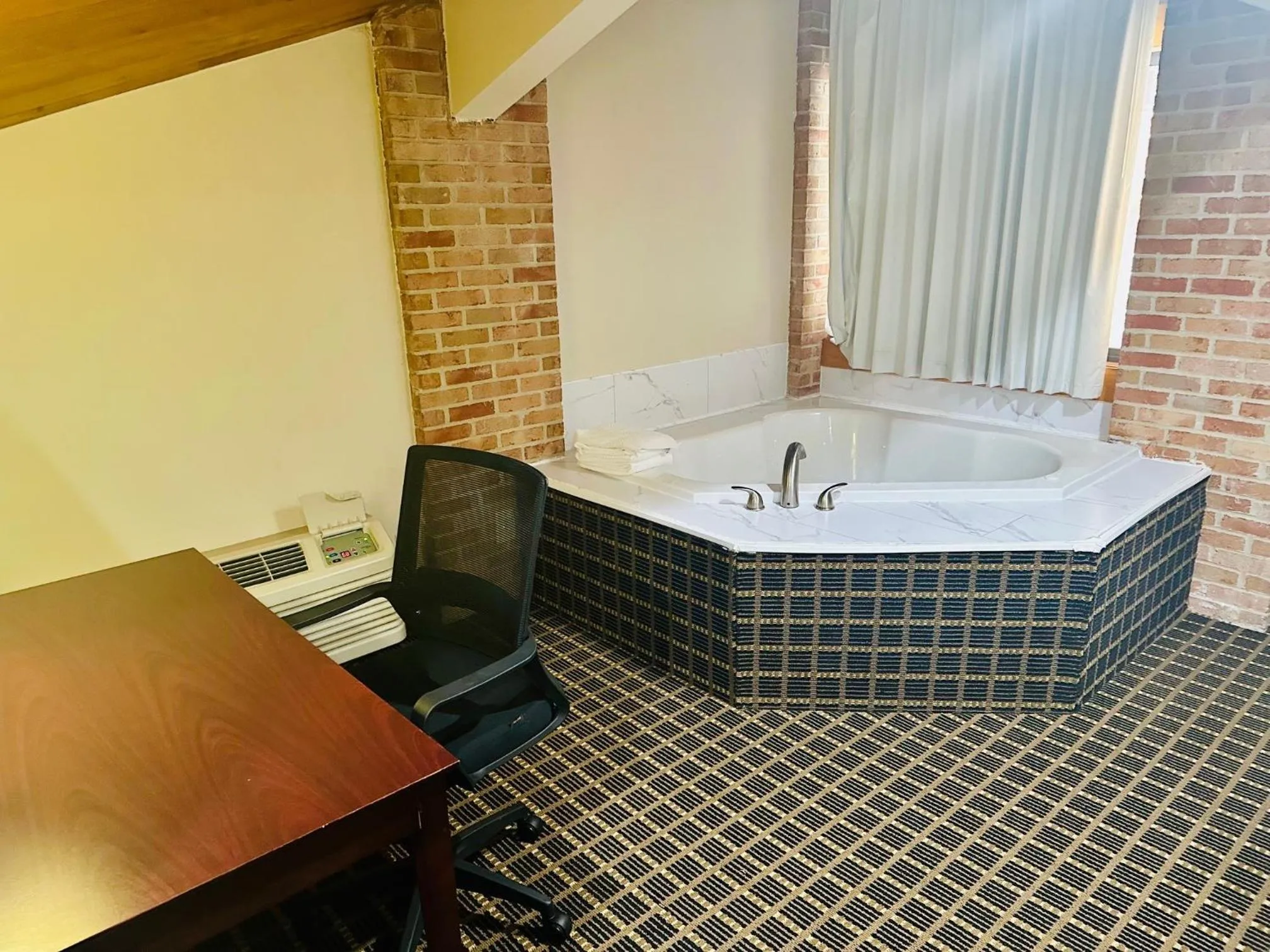 Hot Tub in Quality Inn Plainfield - Indianapolis West