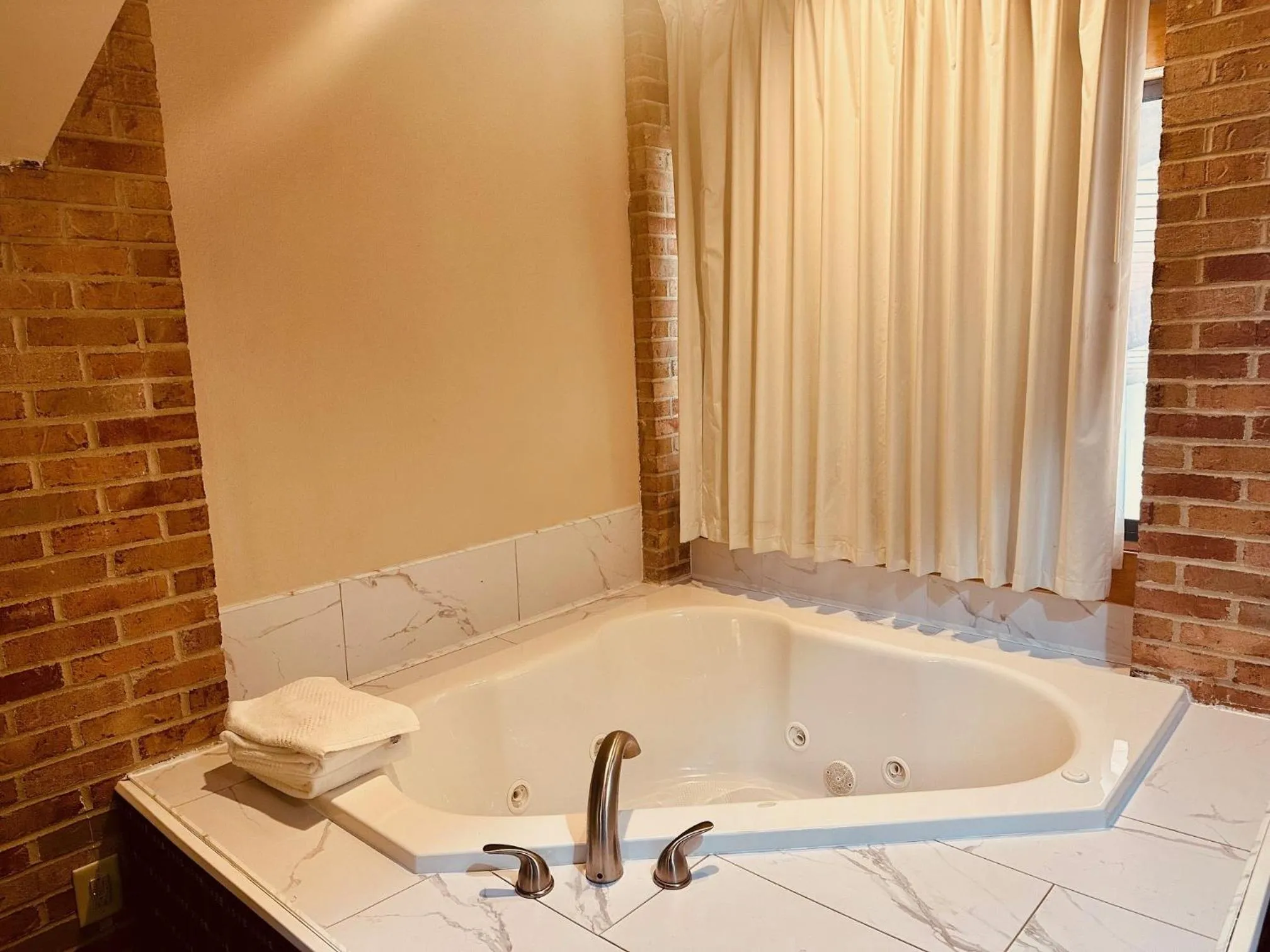 Hot Tub in Quality Inn Plainfield - Indianapolis West