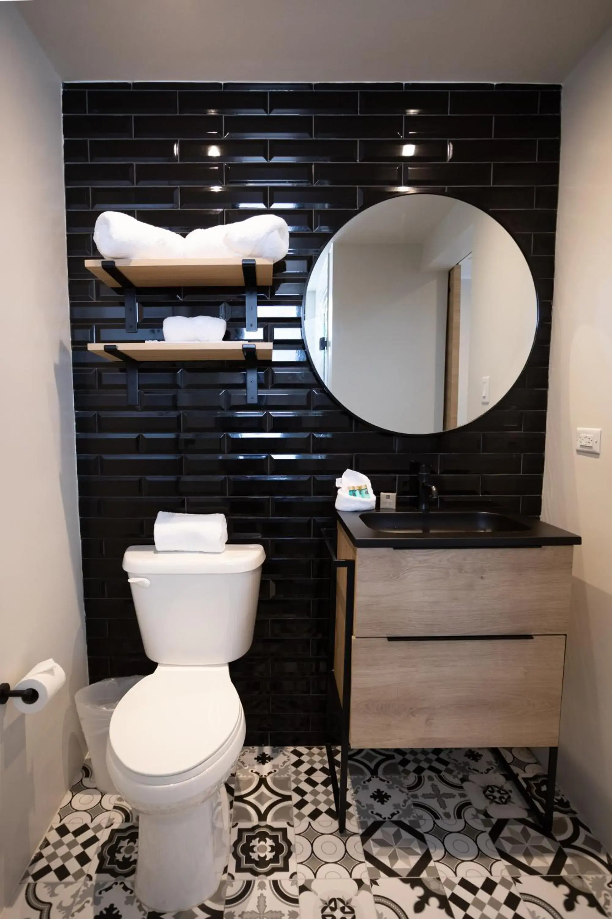 Fresh Double Twin Room in The Ivy Hotel Fresh Double Twin Room in The Ivy Hotel