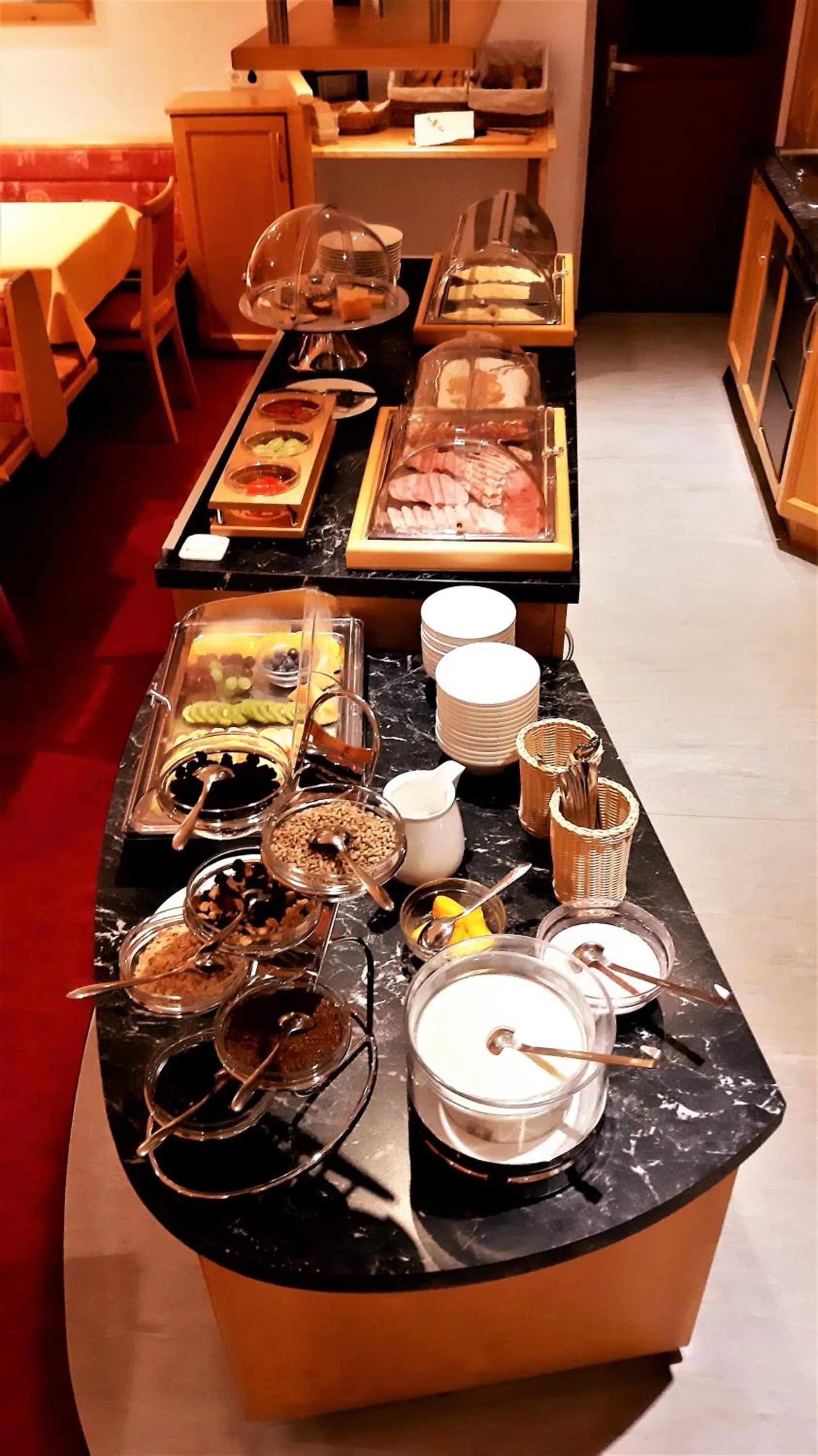 Buffet breakfast in Lärchenhof Serfaus