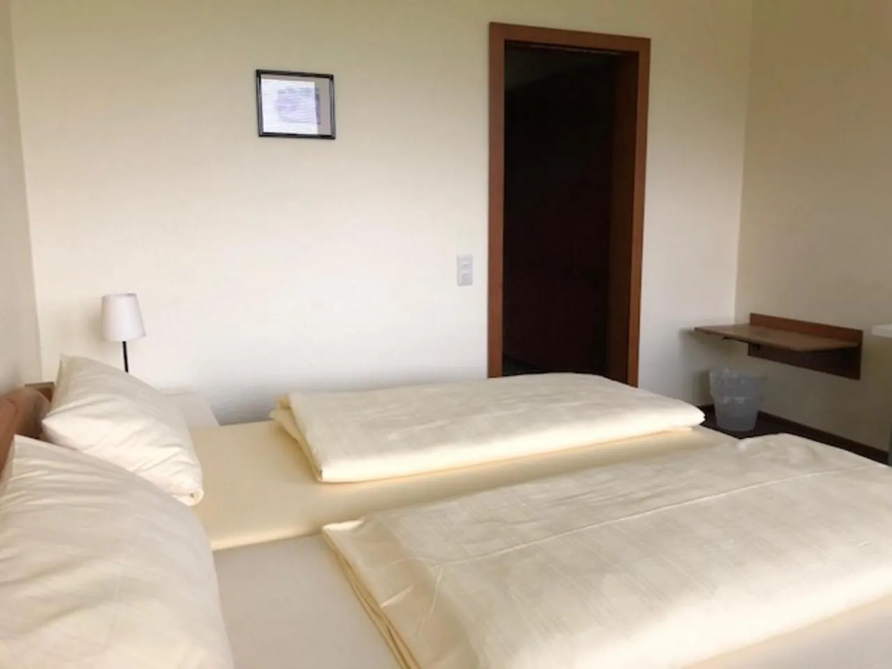 Photo of the whole room, Bed in Hotel am Siebenpfennigsknapp