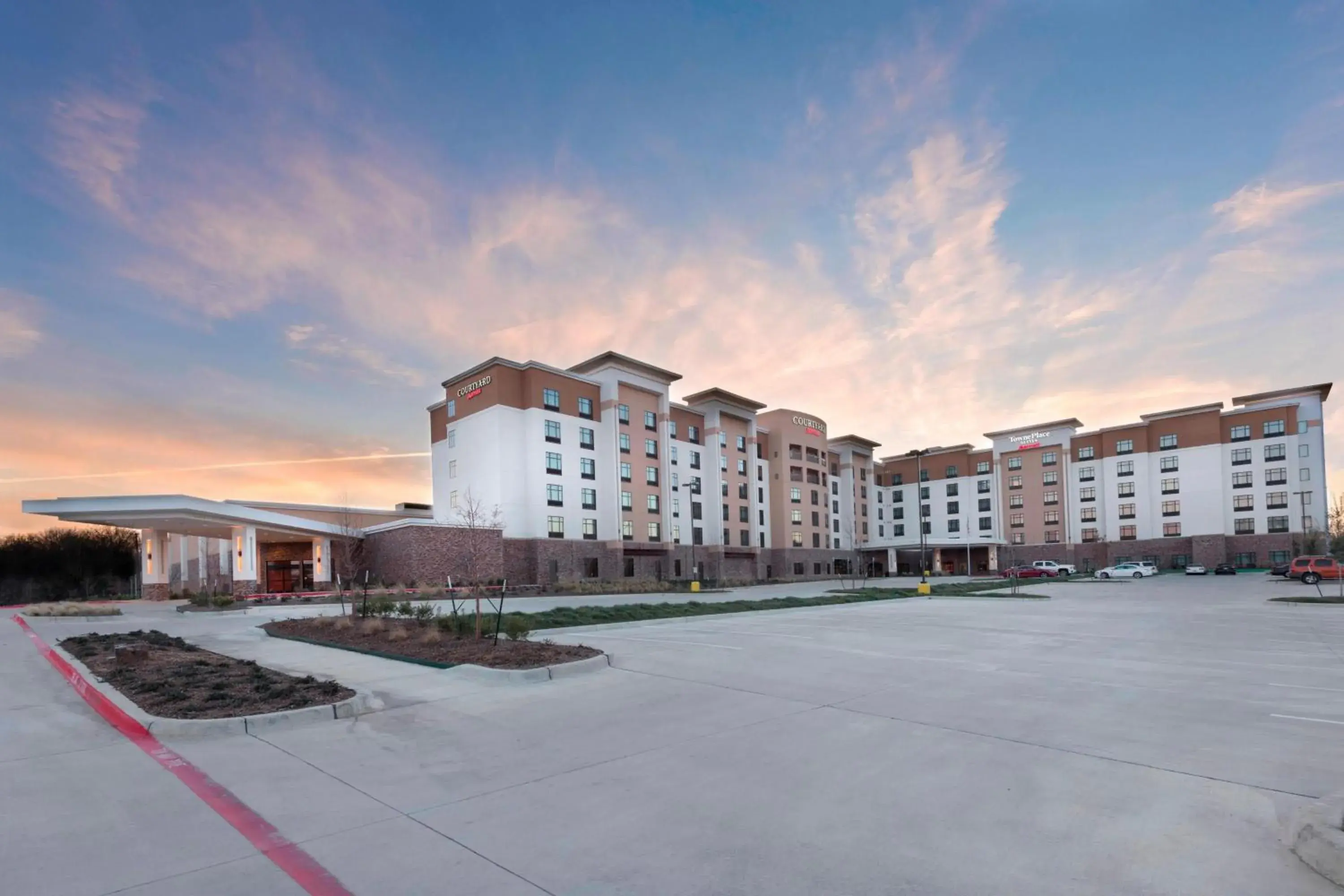 Property building in Courtyard by Marriott Dallas DFW Airport North/Grapevine Property building in Courtyard by Marriott Dallas DFW Airport North/Grapevine