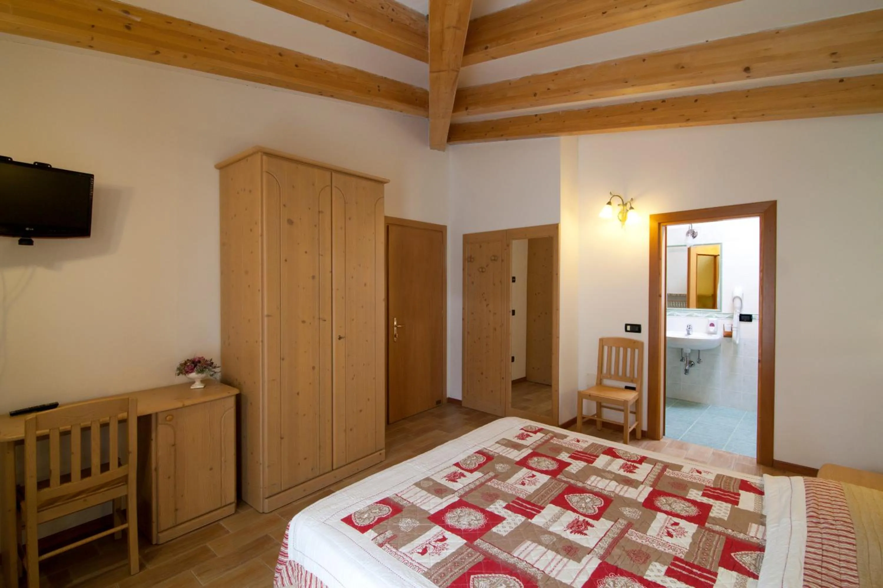 Photo of the whole room, Bed in Hotel Sport