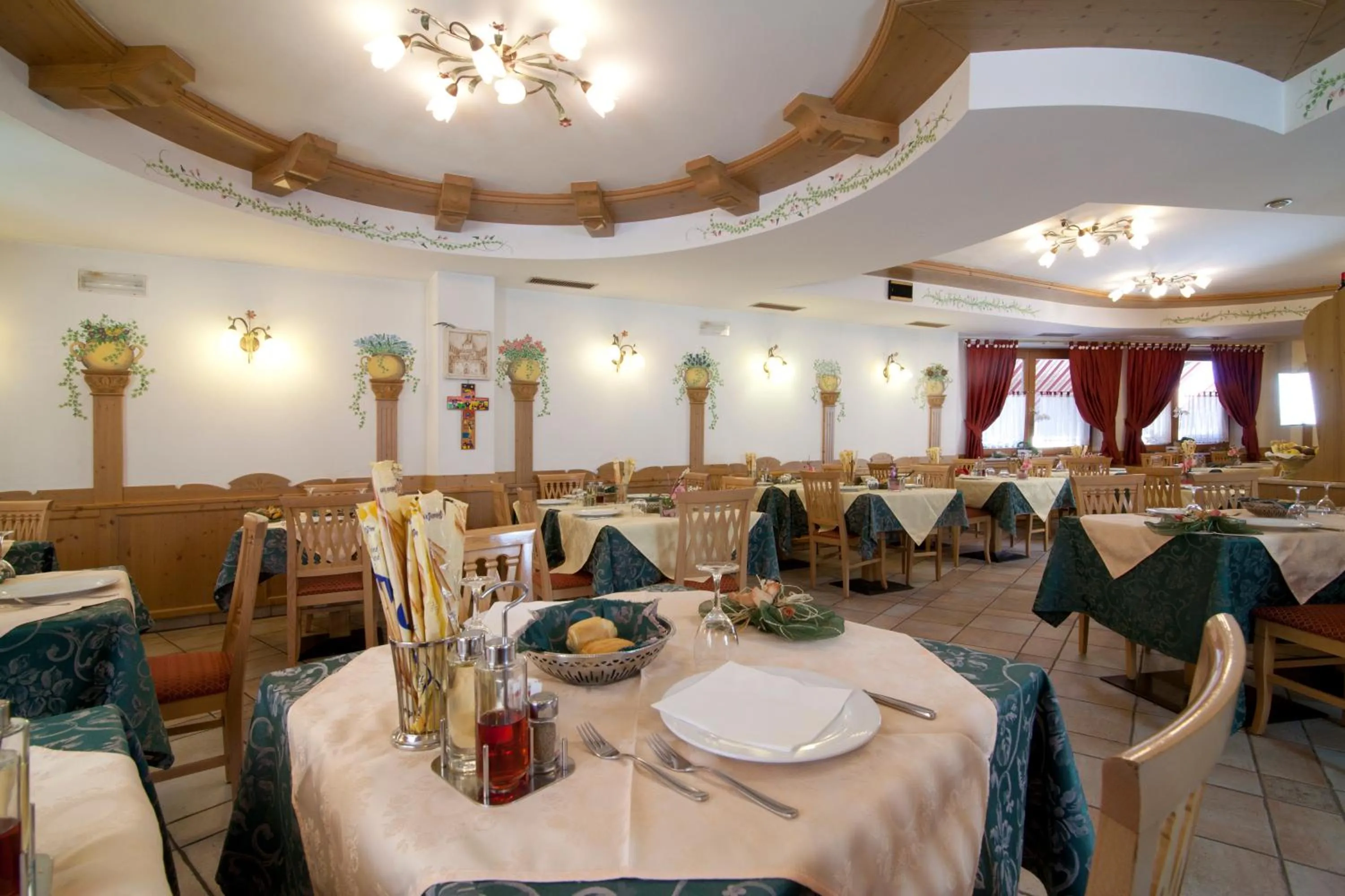 Restaurant/places to eat in Hotel Sport