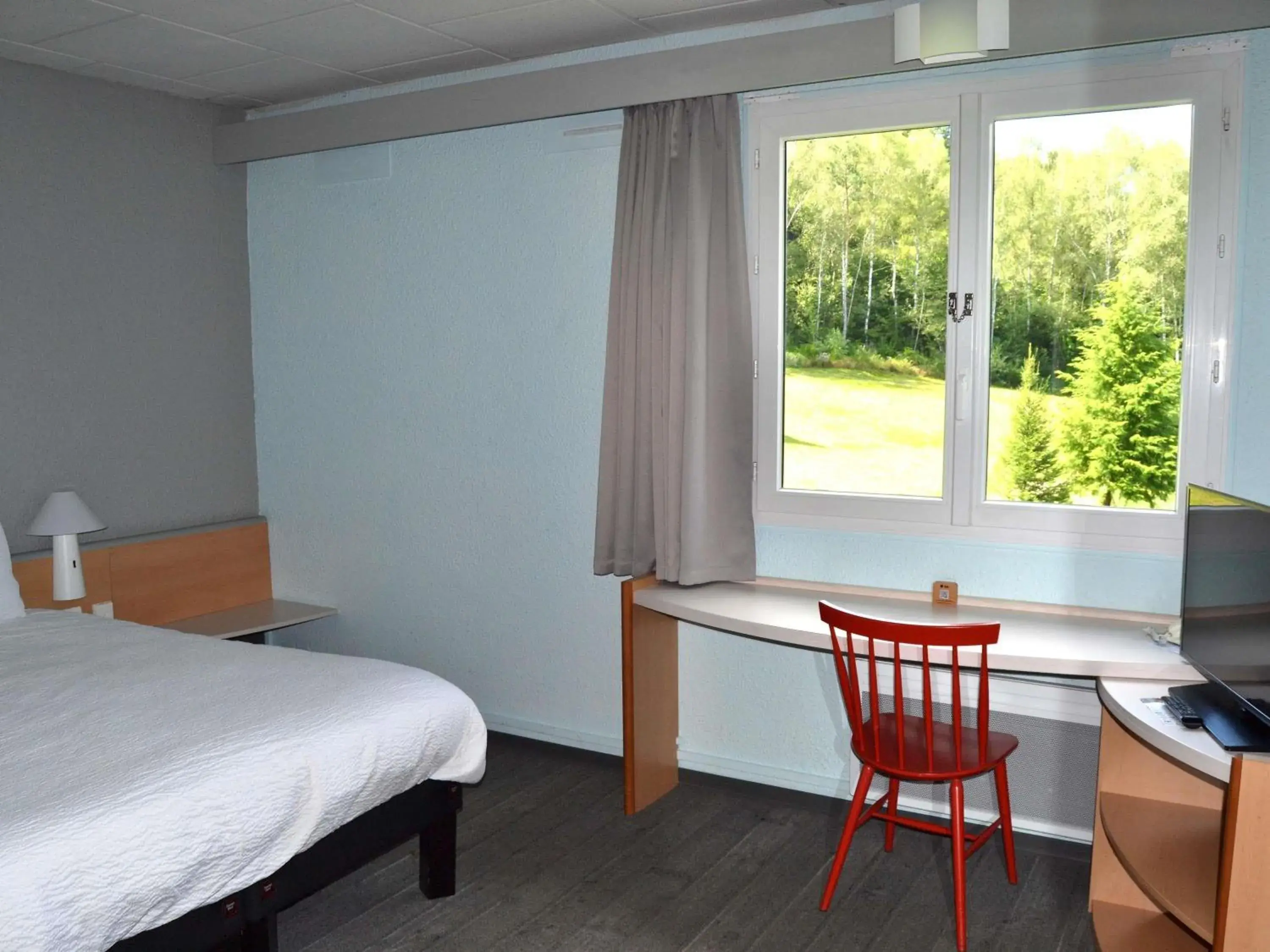 Bedroom, Bed in ibis Egletons Bedroom, Bed in ibis Egletons