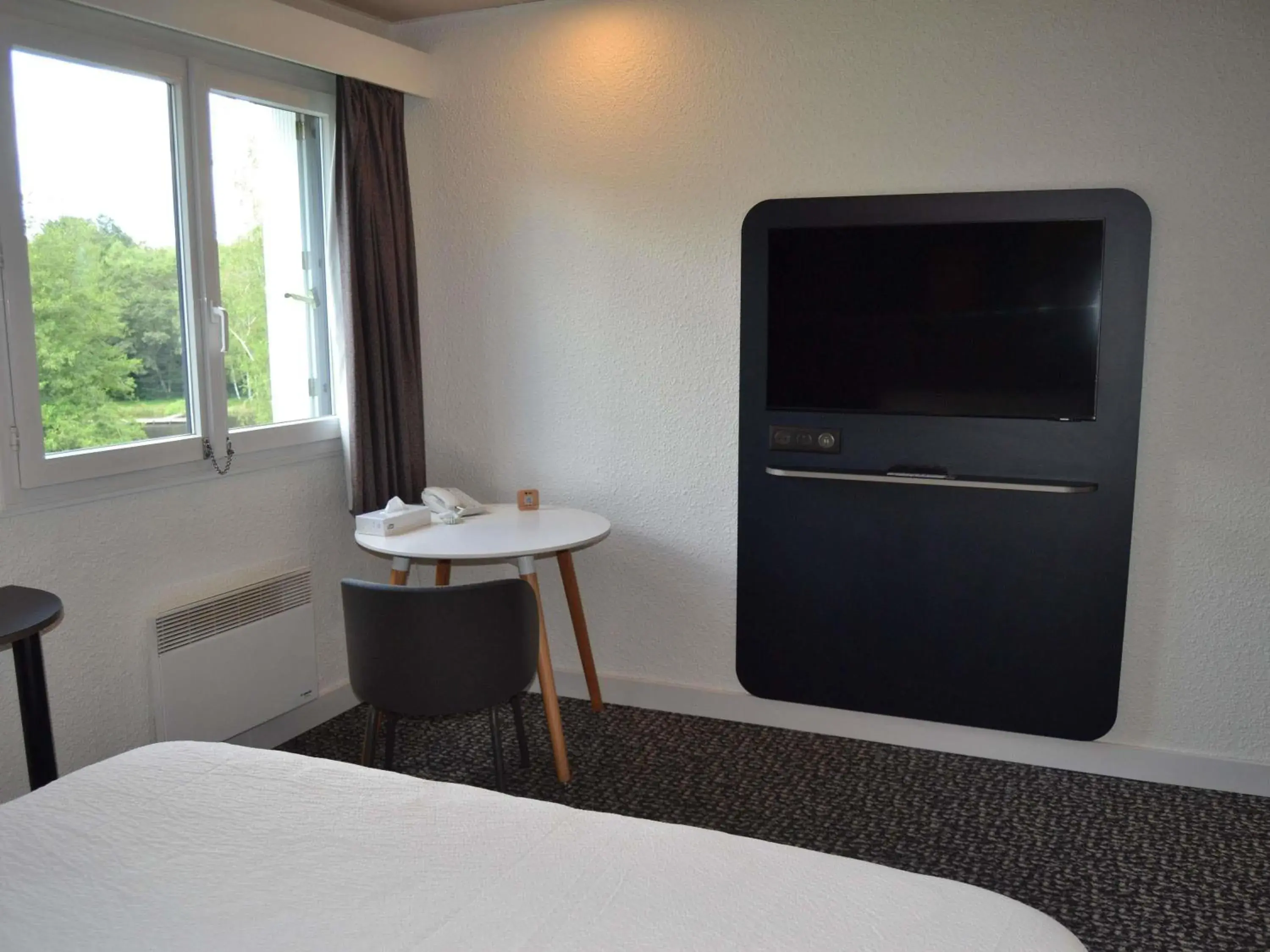 Bedroom, Bed in ibis Egletons Bedroom, Bed in ibis Egletons