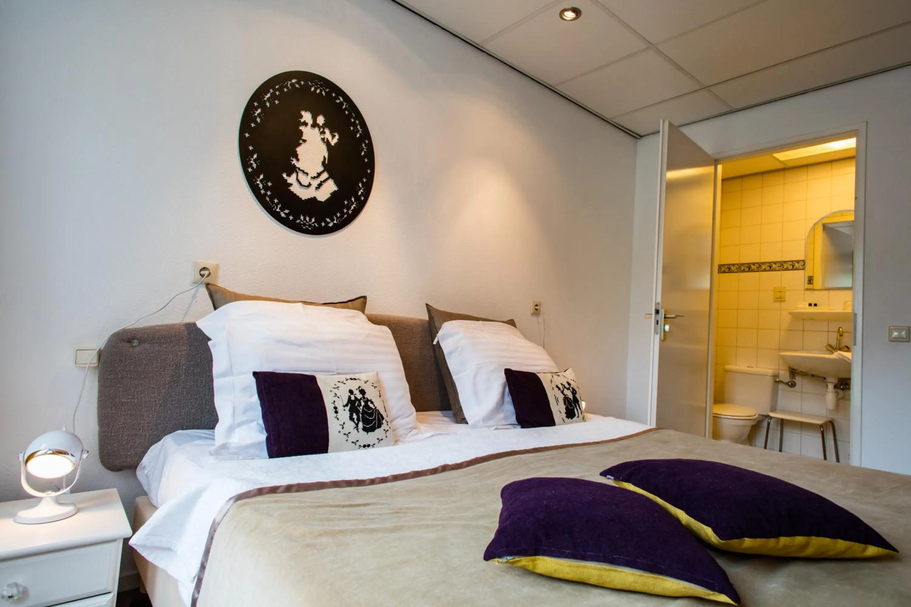 Bed in Hotel Restaurant Taverne