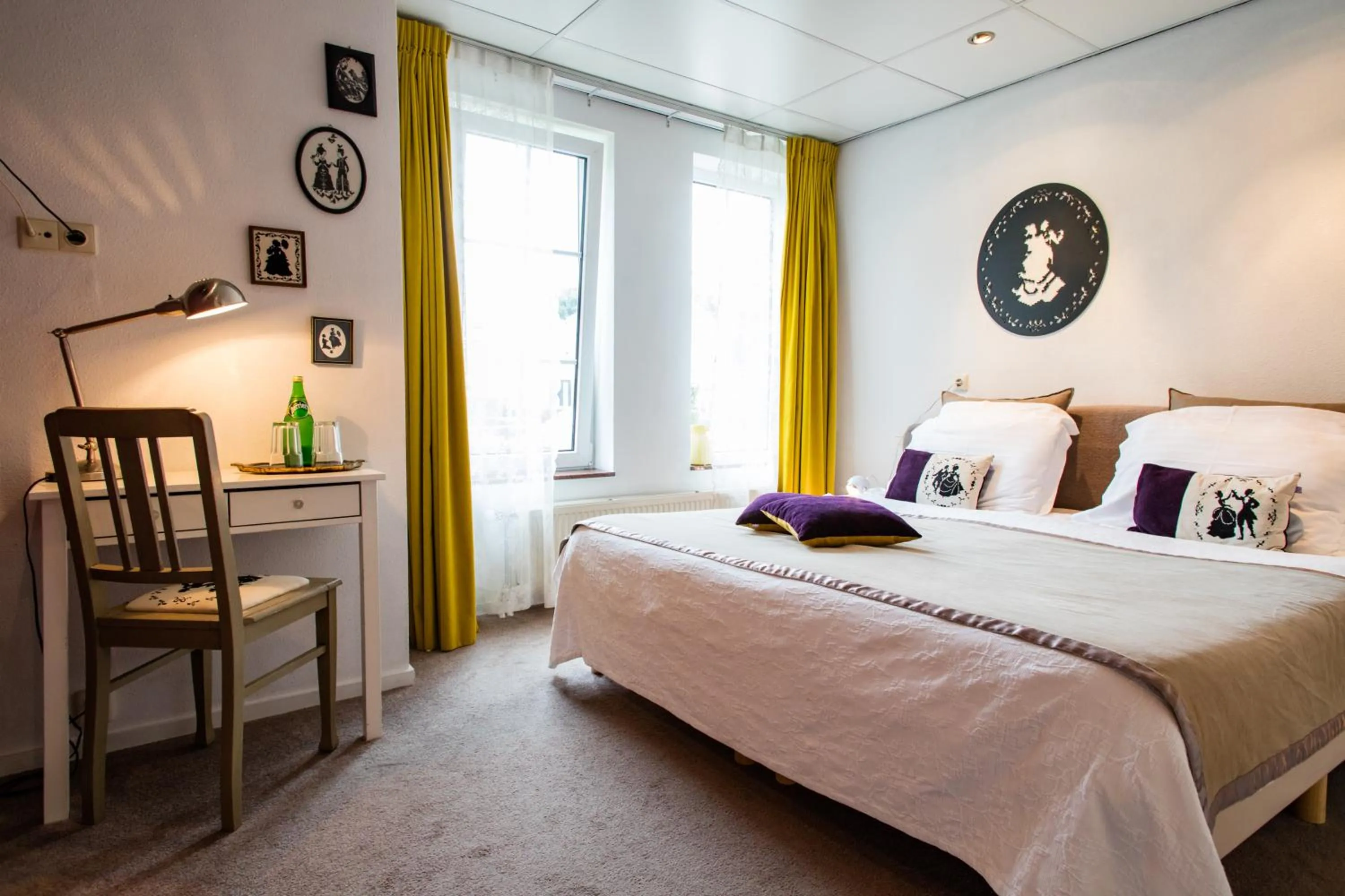 Bed in Hotel Restaurant Taverne