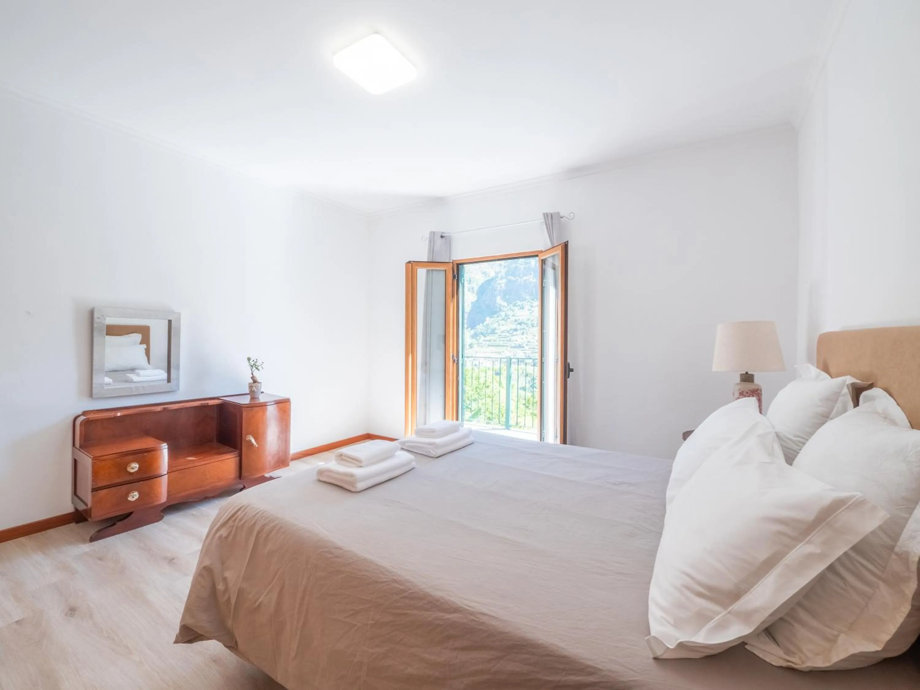 View (from property/room), Bed in Madeira Surf Lodge