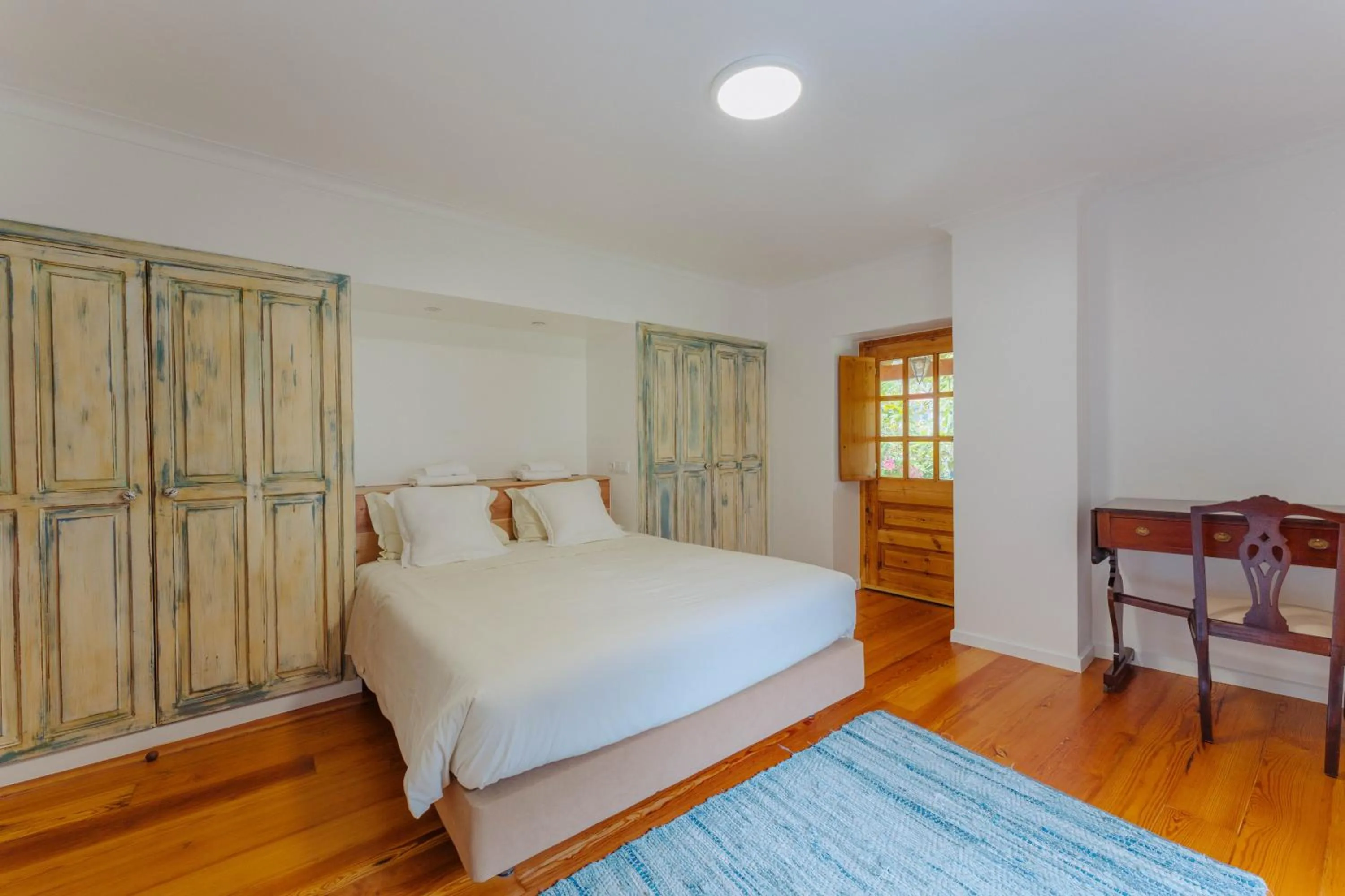 Bed in Madeira Surf Lodge