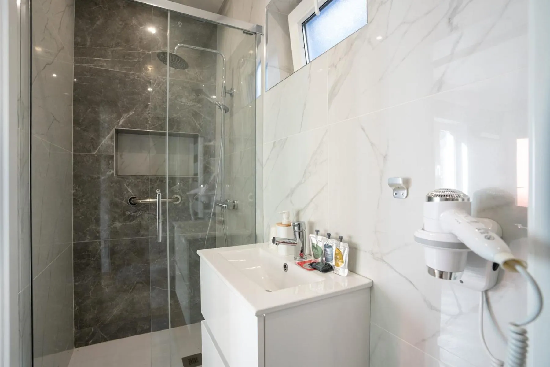 Shower in Madeira Surf Lodge