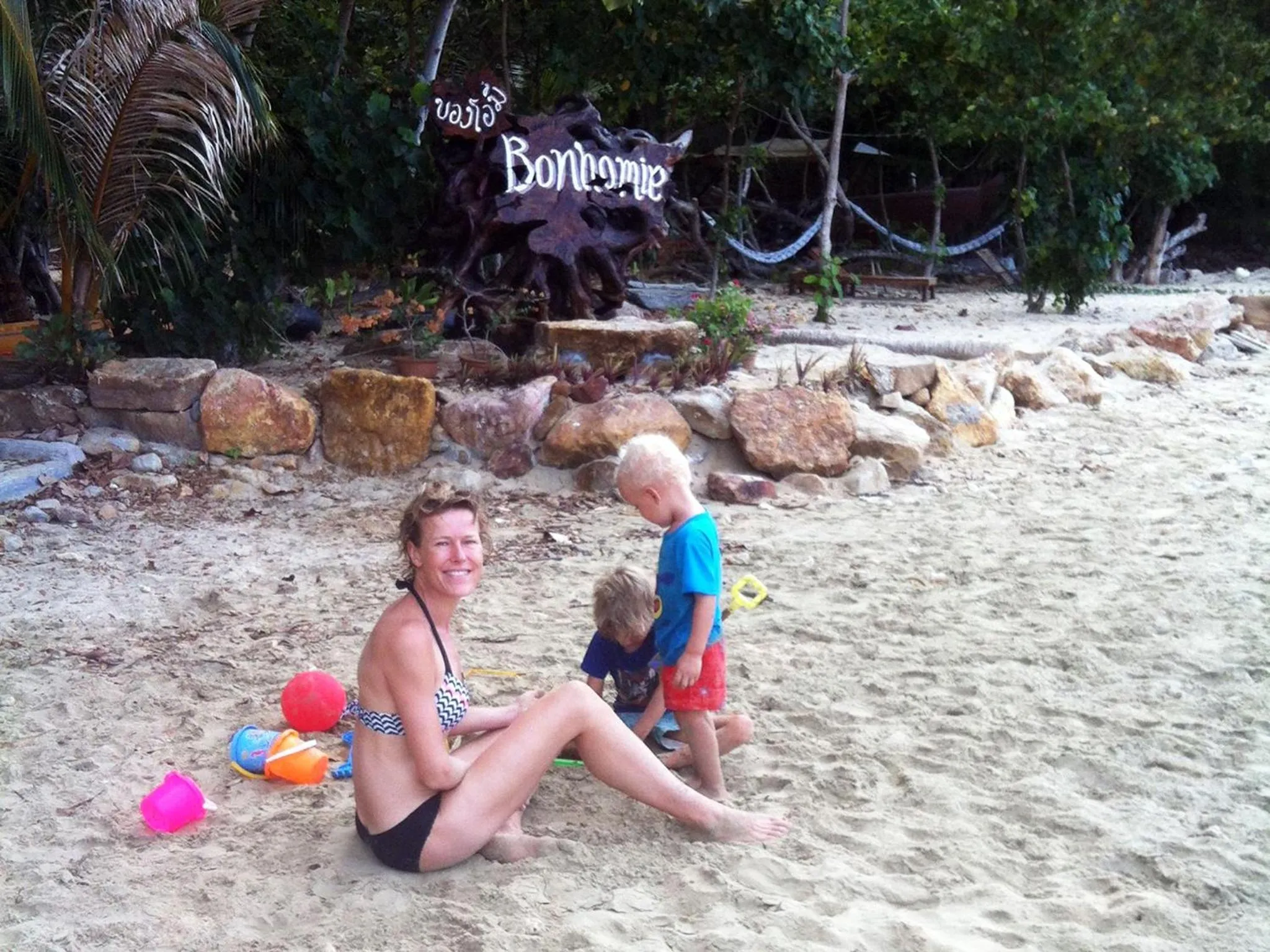 People in Bonhomie Beach Cottage