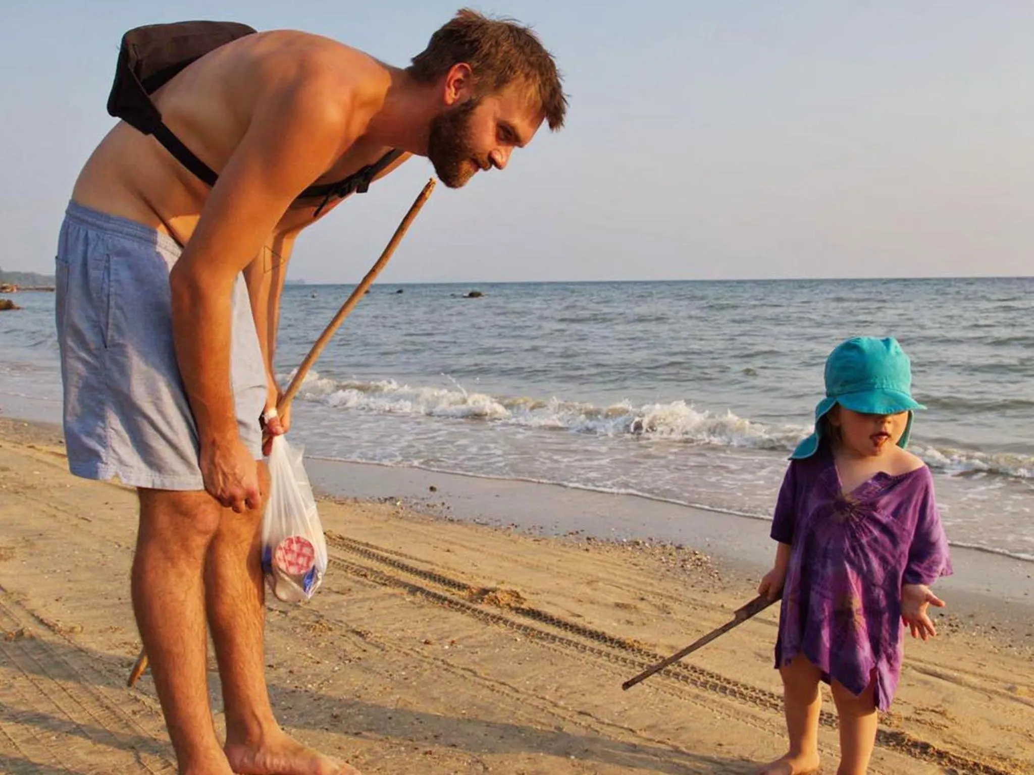 People in Bonhomie Beach Cottage