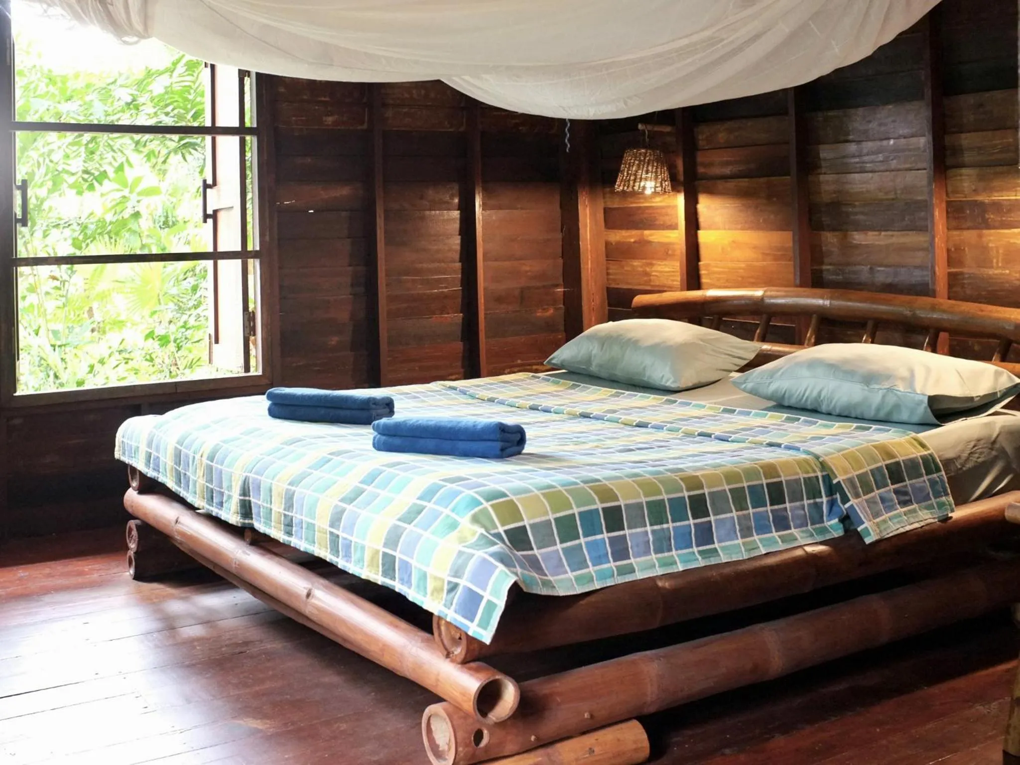 Bedroom, Bed in Bonhomie Beach Cottage
