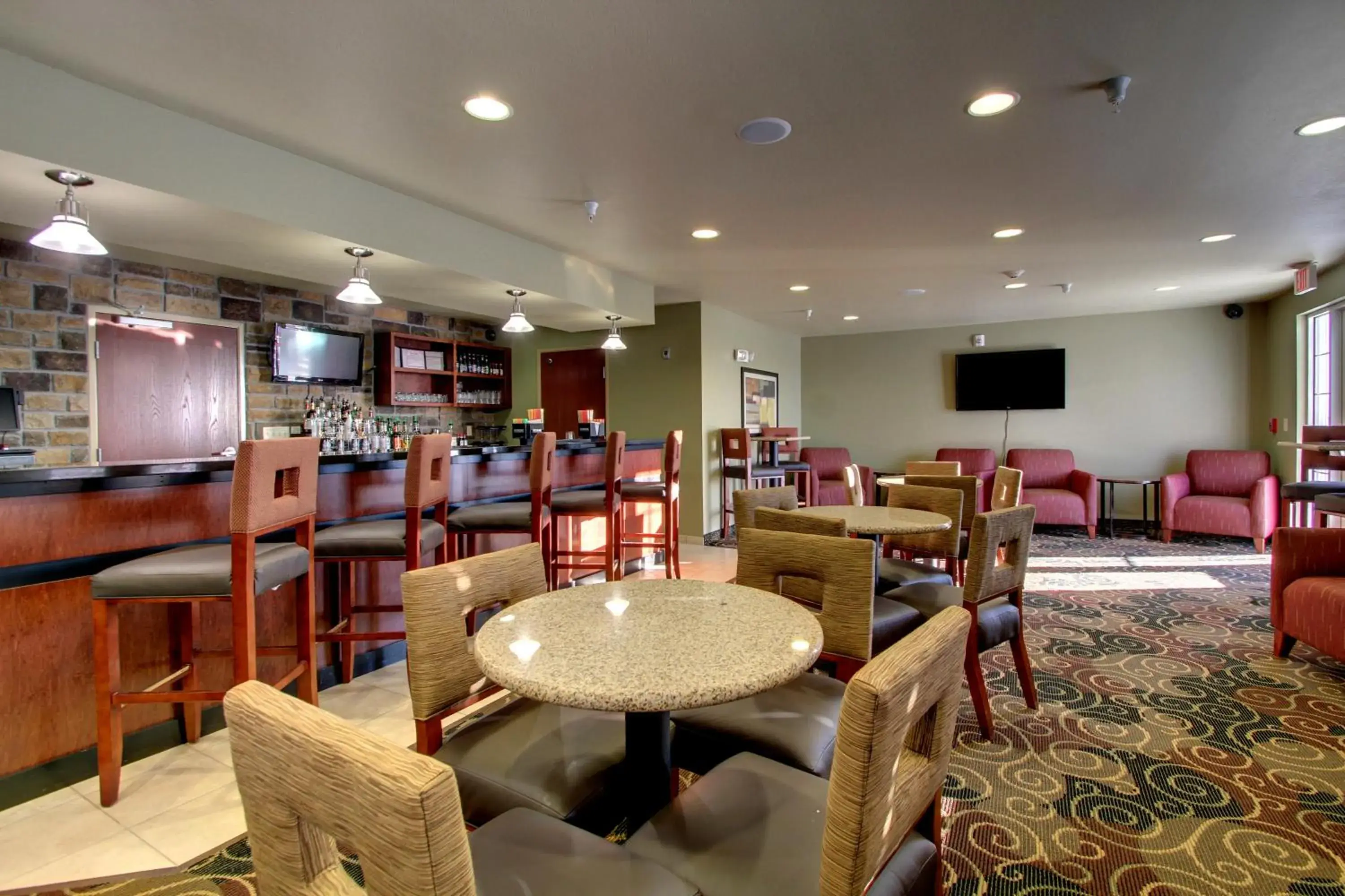 Lounge or bar in Cobblestone Inn & Suites - Bottineau Lounge or bar in Cobblestone Inn & Suites - Bottineau