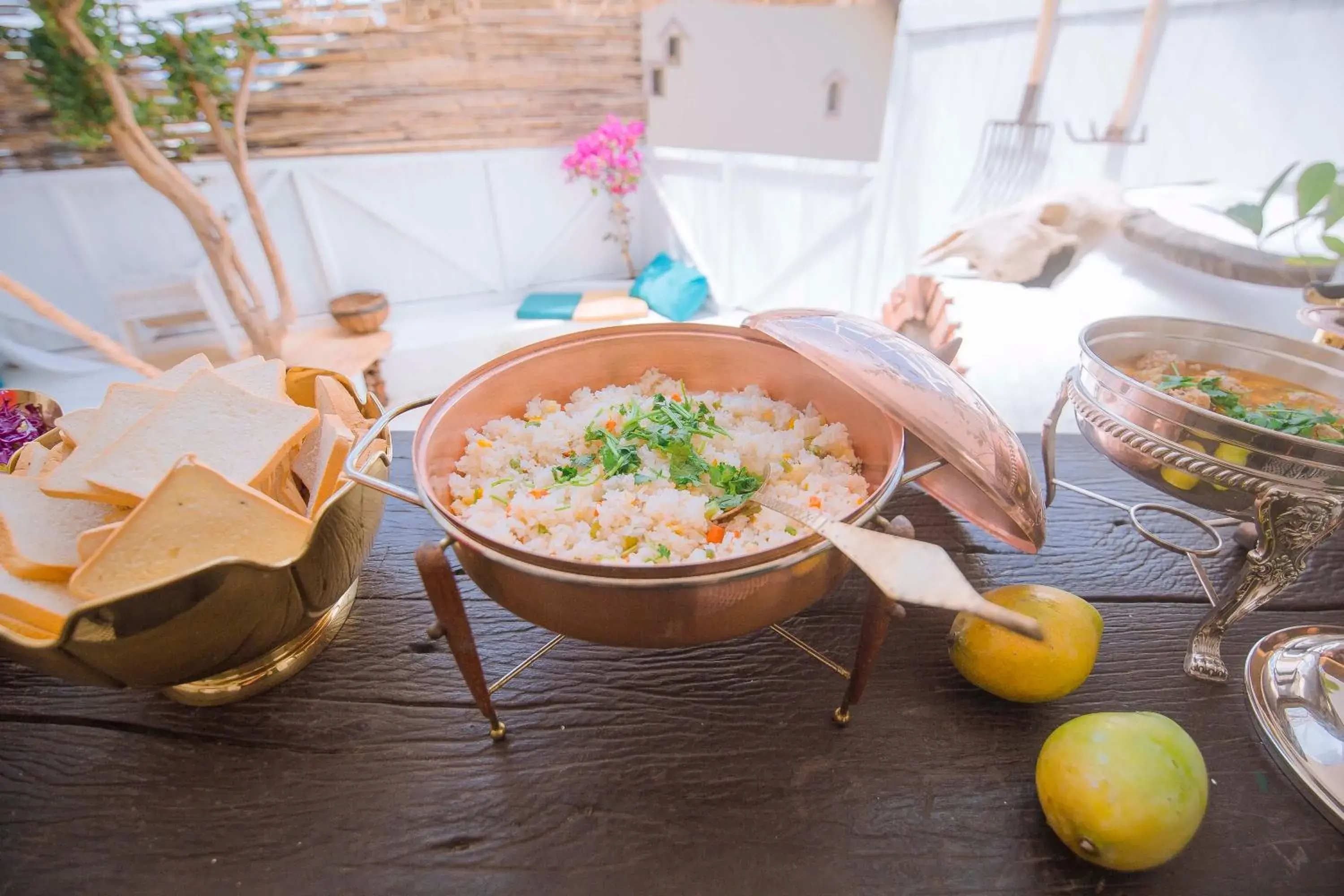 Restaurant/places to eat in Lacasa May Restaurant/places to eat in Lacasa May