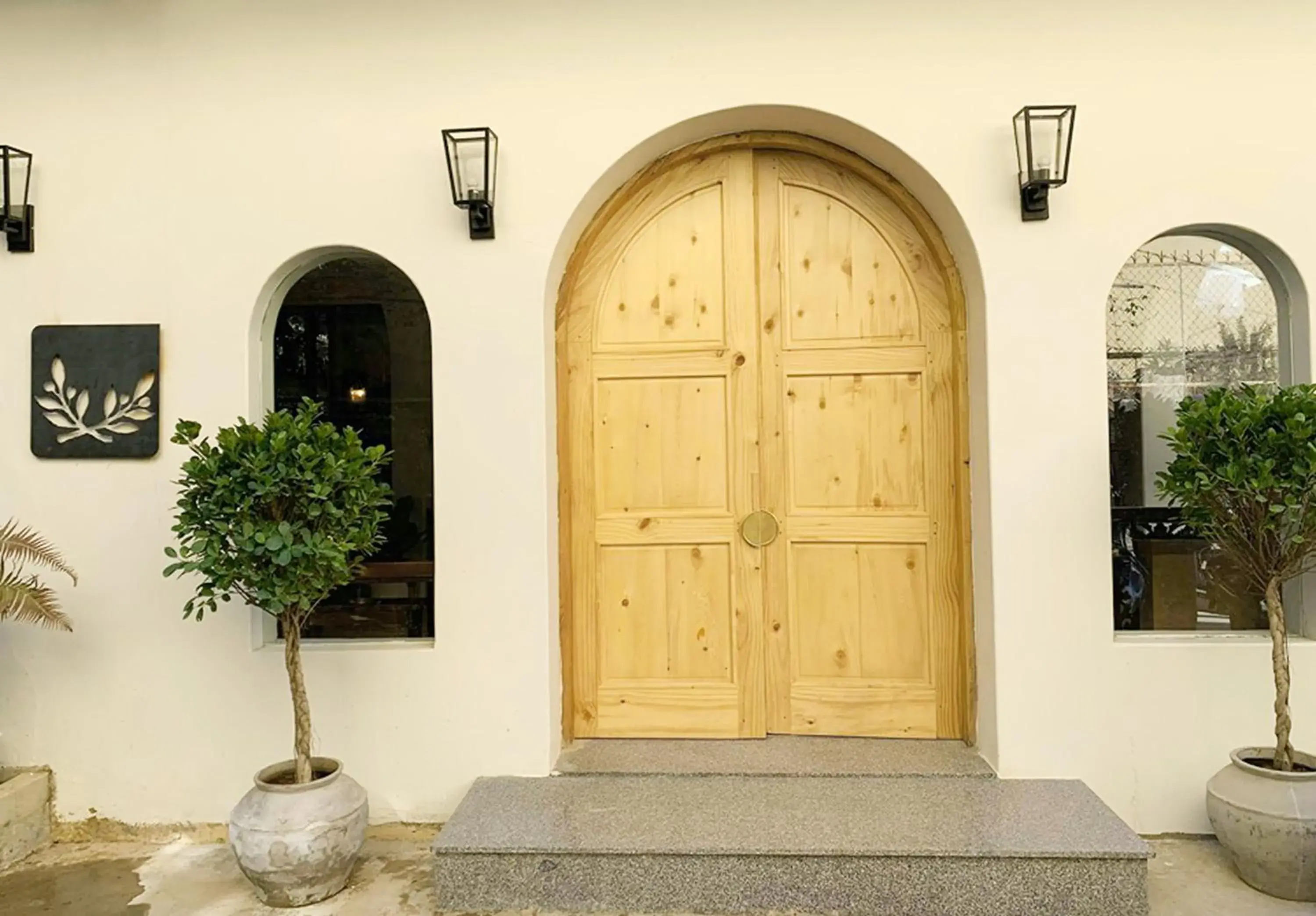 Facade/entrance in Lacasa May Facade/entrance in Lacasa May