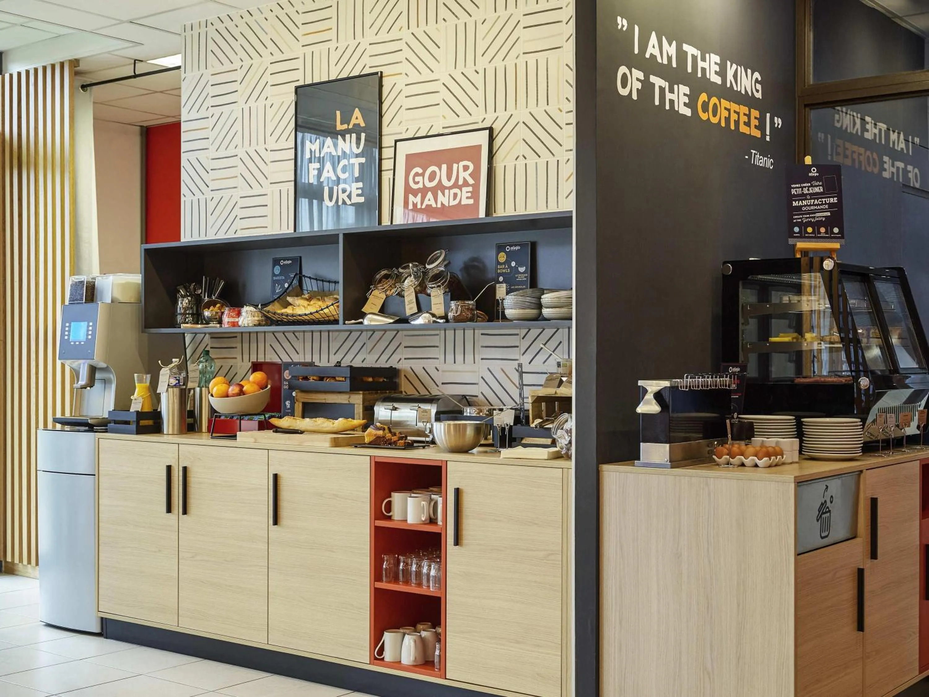 Breakfast in Aparthotel Adagio Access Avignon