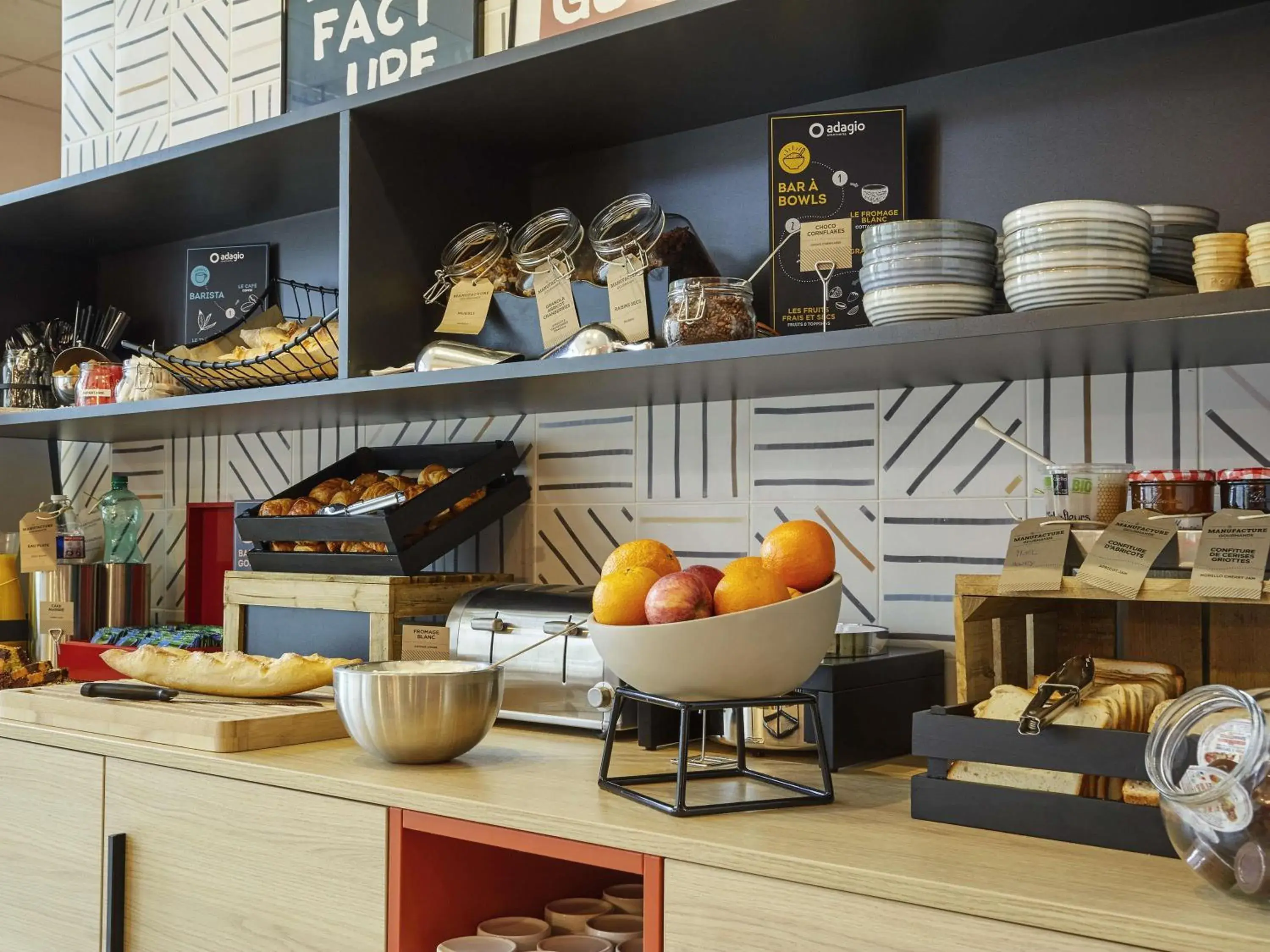 Breakfast in Aparthotel Adagio Access Avignon Breakfast in Aparthotel Adagio Access Avignon